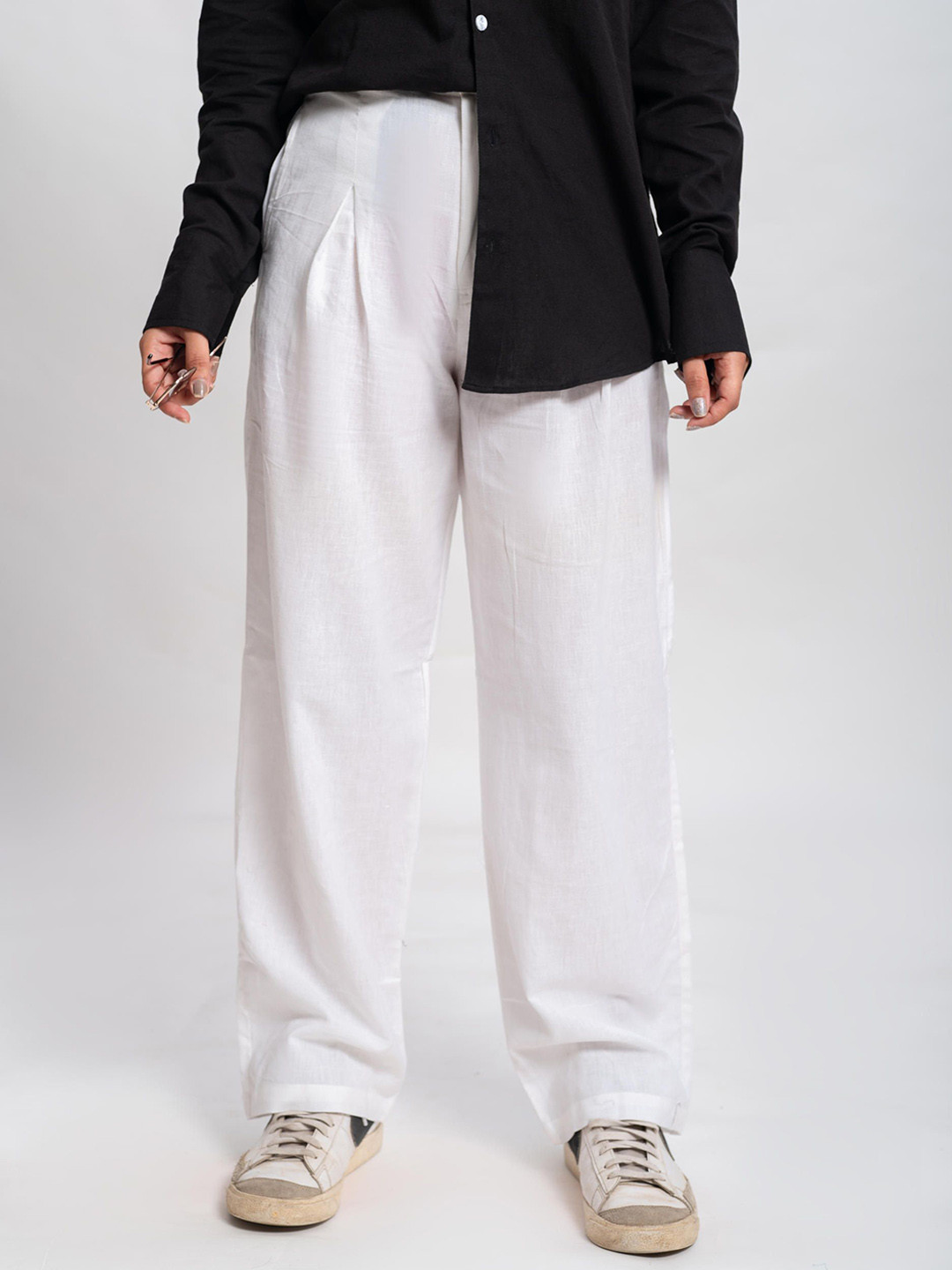 Me Craft Women Relaxed Straight Leg Relaxed Fit High-Rise Pleated Parallel Trousers