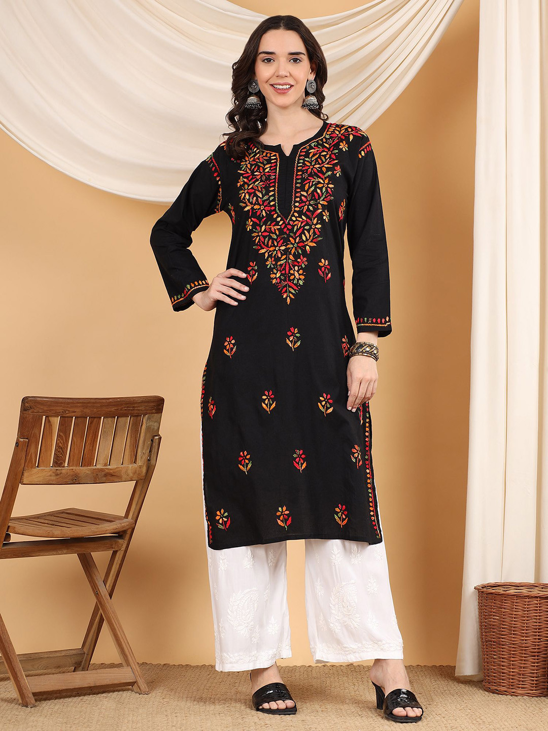 Poshak Chikan Studio Vanya Floral Embroidered Chikankari Kurta