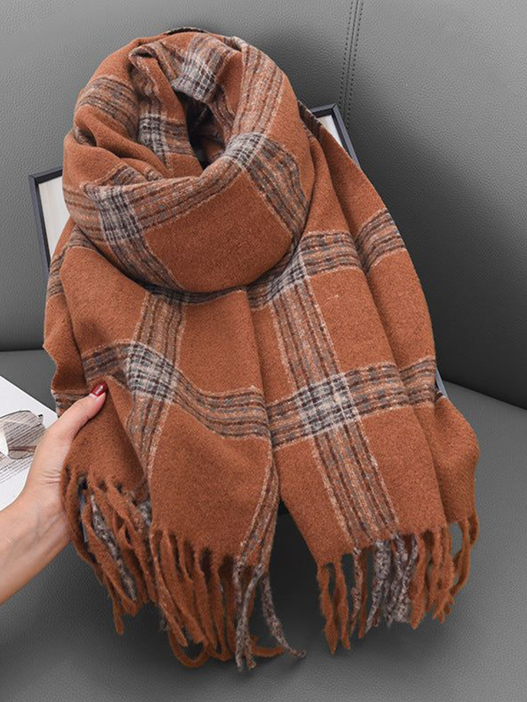 QUECY Women Rectangle Checked Stole with Tassels