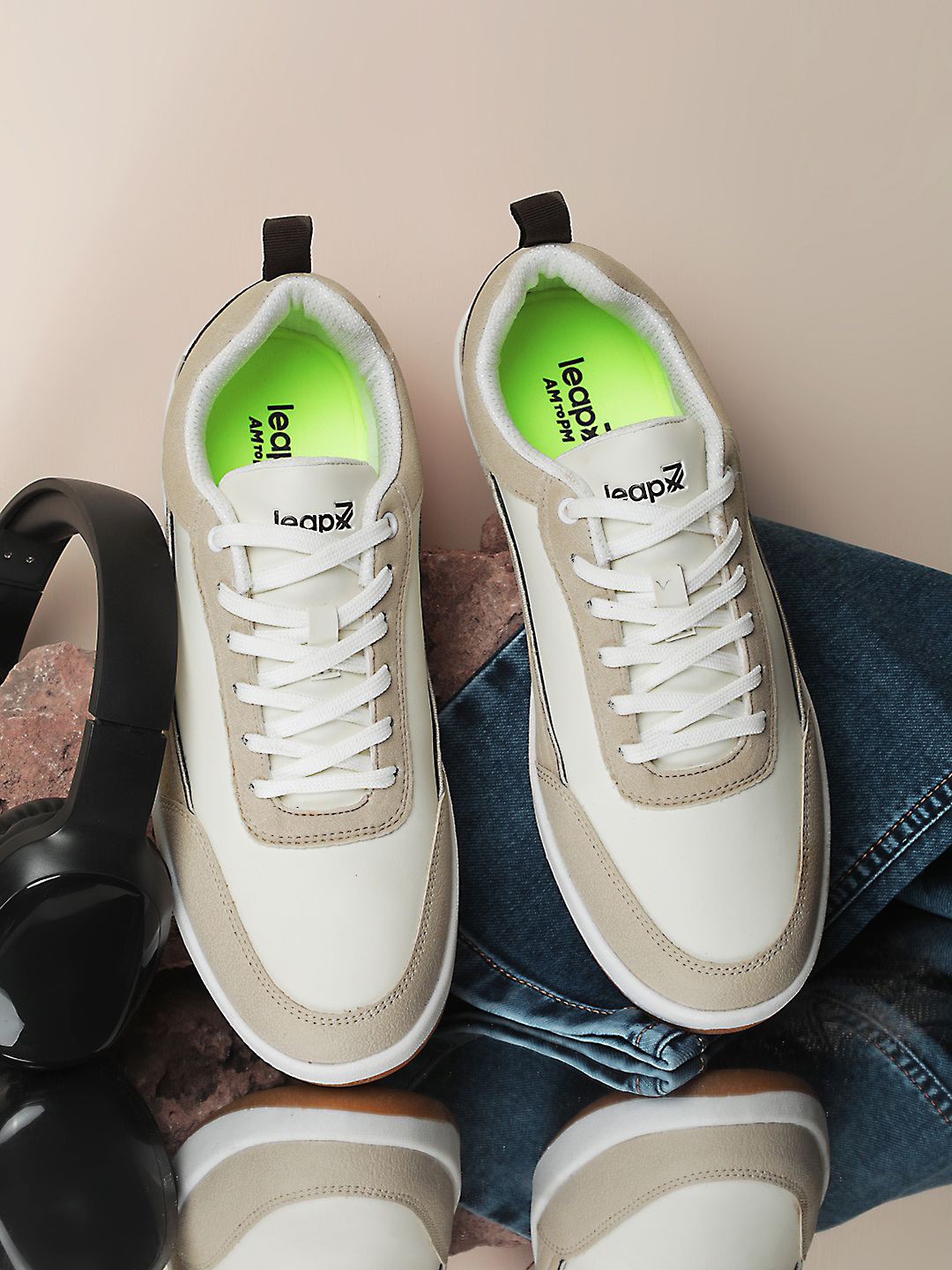 Liberty Clasto-2E Men Colourblocked Sneakers