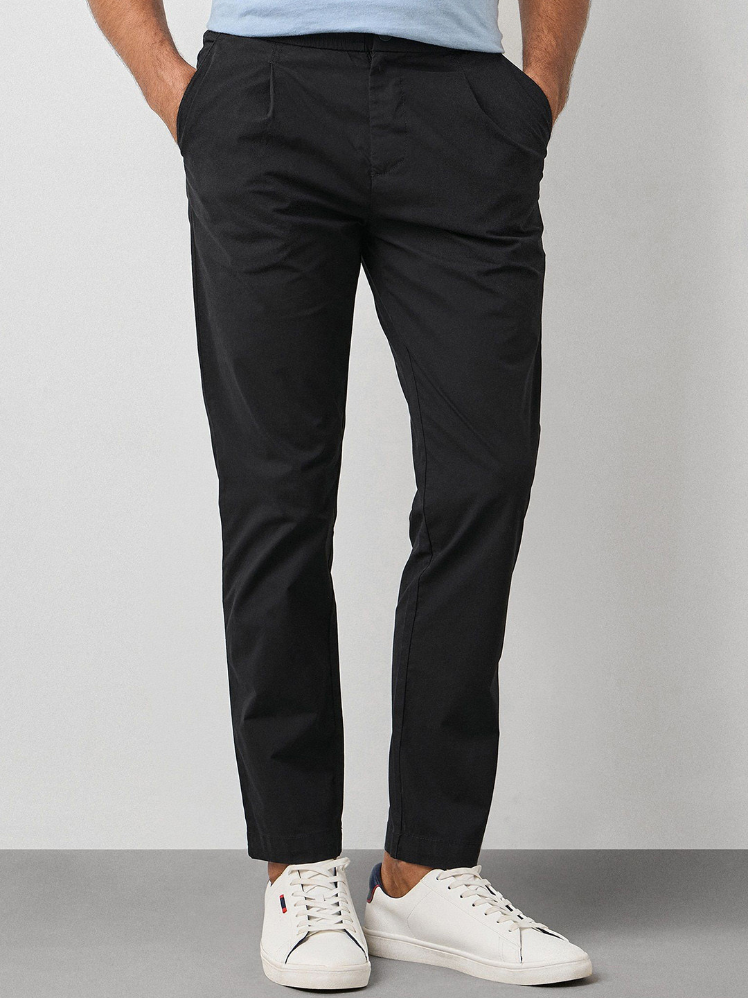 Red Flame Men Relaxed Tapered Fit Mid-Rise Pleated Travel Trousers