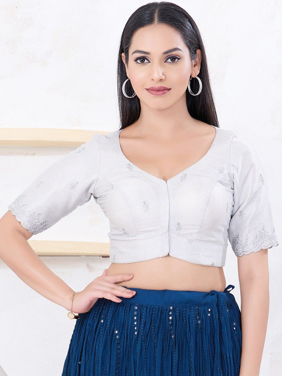 VAMAS - THE DESIGNER BLOUSES Embroidered V Neck Padded Readymade Saree Blouse