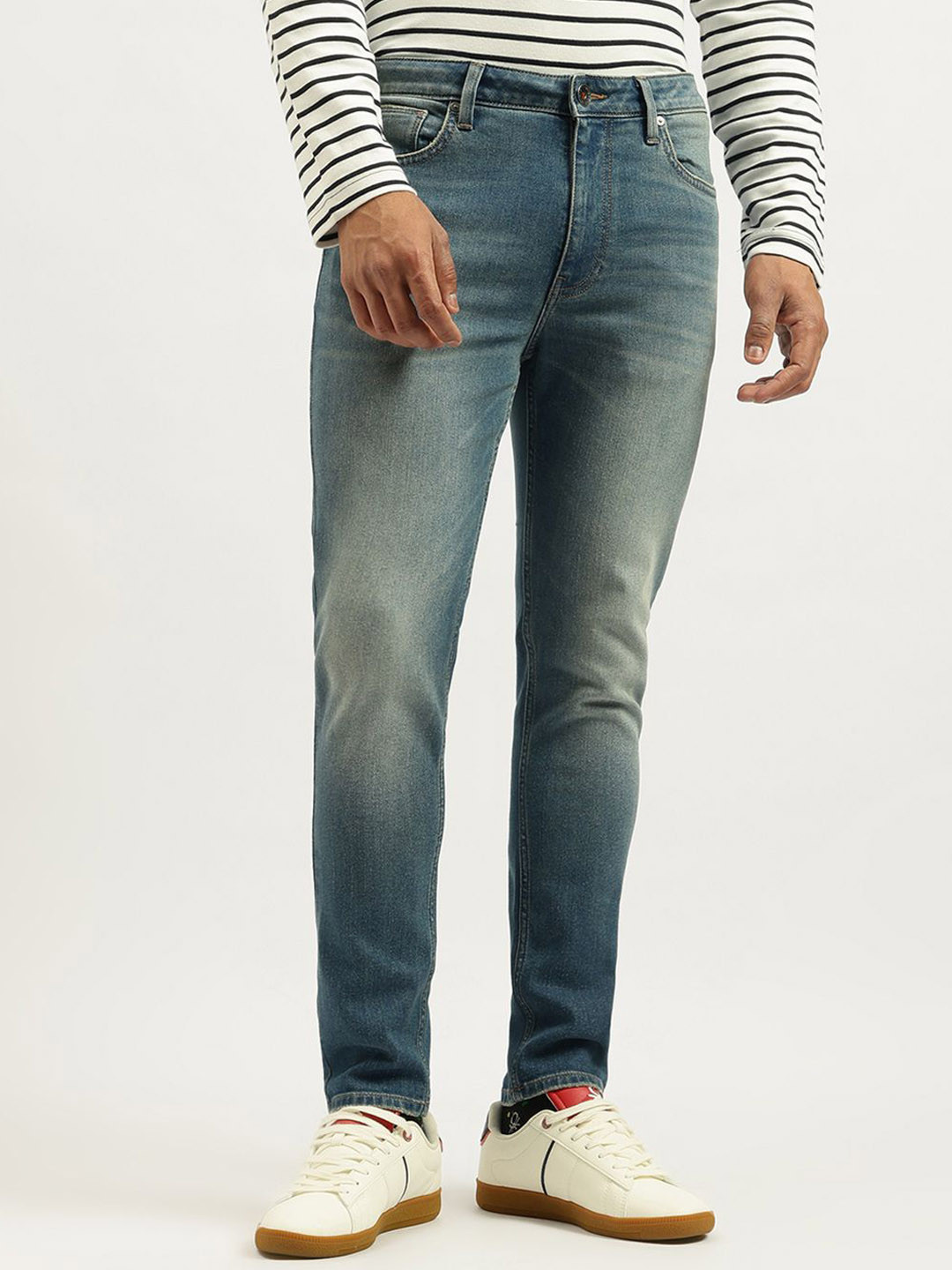 United Colors of Benetton Men Regular Fit Mid-Rise Low Crotch Fit Tinted Jeans