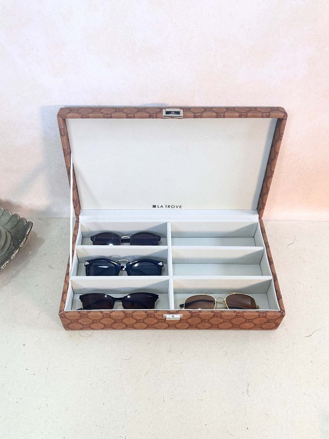 La Trove 6 Slot Tan Leather Sunglass Organizer Closet Top Box
