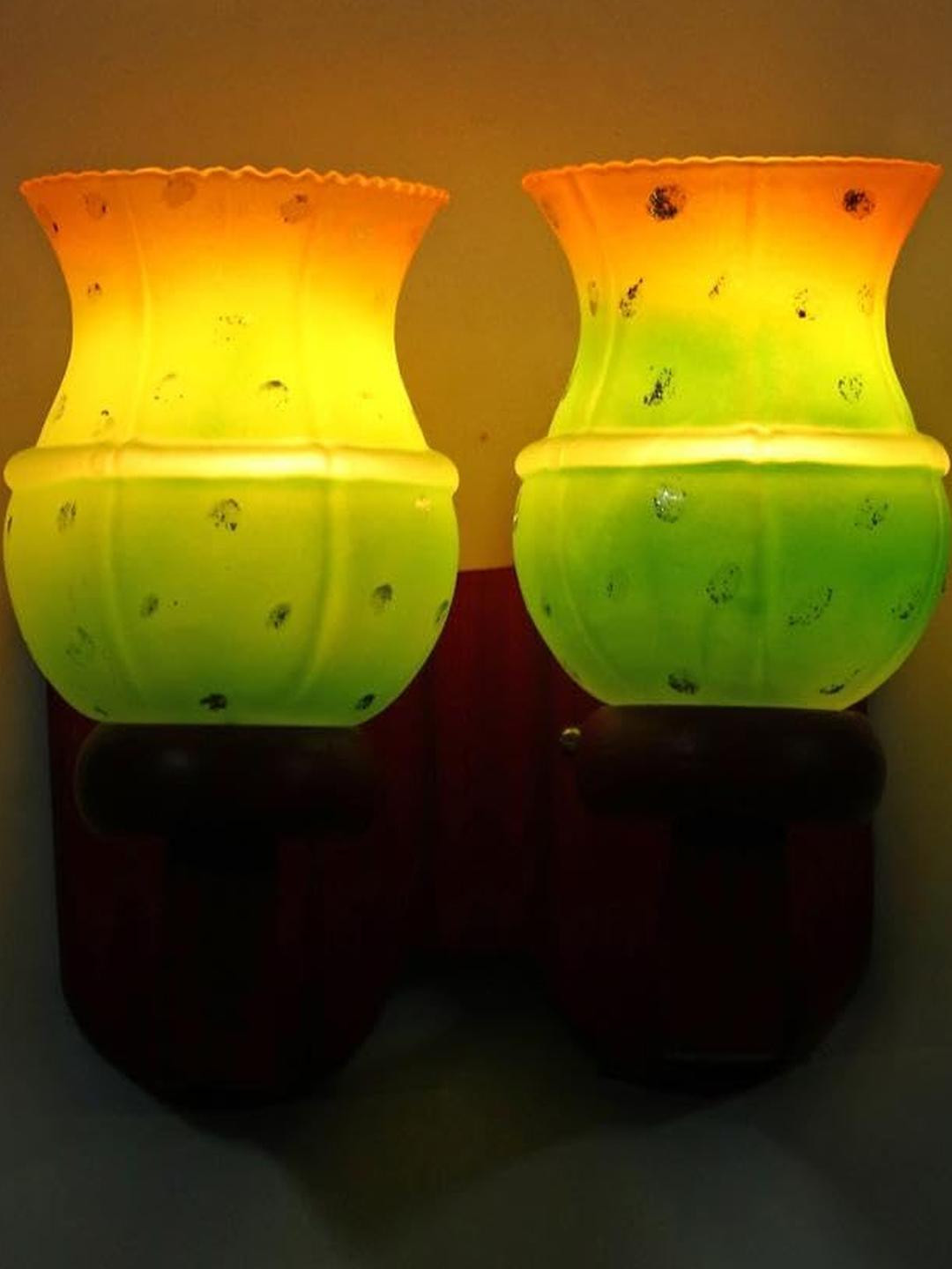 Somil Premium Designer Glass Wall / Night Lamp  Elegant & Stylish Dcor Accent for Modern Interiors, color- Green, Yellow, Size, 27.5 X 23.5 X 27.5 CM