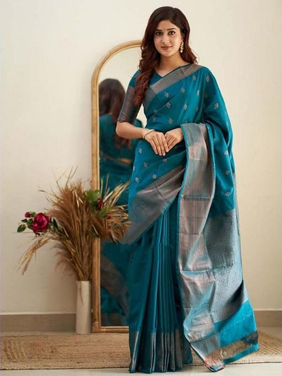 Lookmark Woven Design Zari Banarasi Saree with Blouse Material