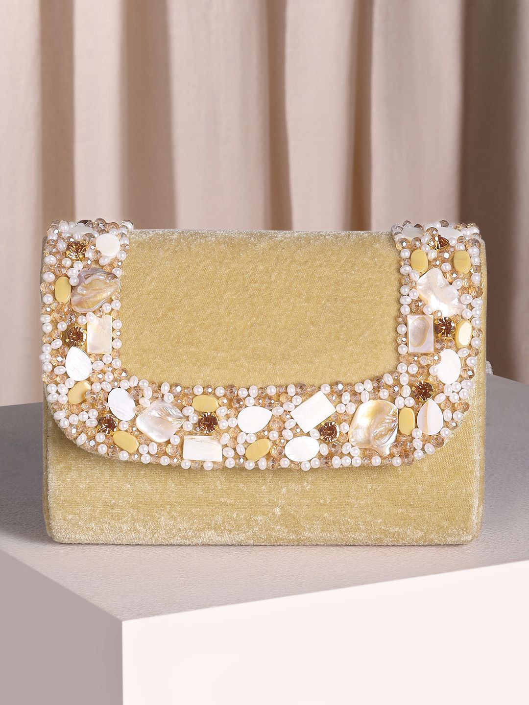 Peora Beads Embellished Purse Clutch