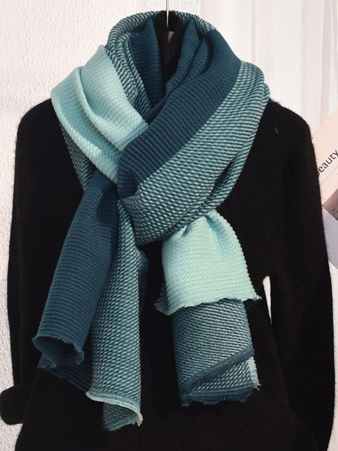 QUECY Women Textured Woolen Scarf