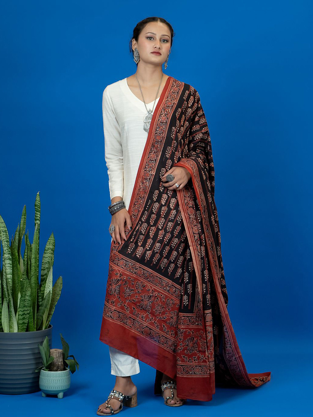 Ushvii Floral Printed Block Printed Pure Cotton Dupatta
