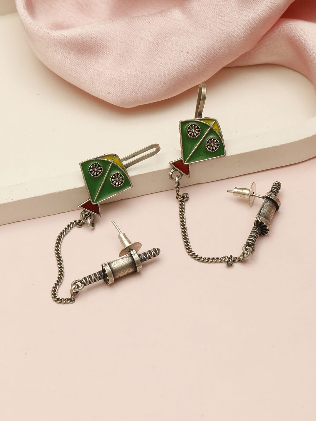 VIVAZS Silver-Plated Oxidised Diamond Shaped Ear Cuff