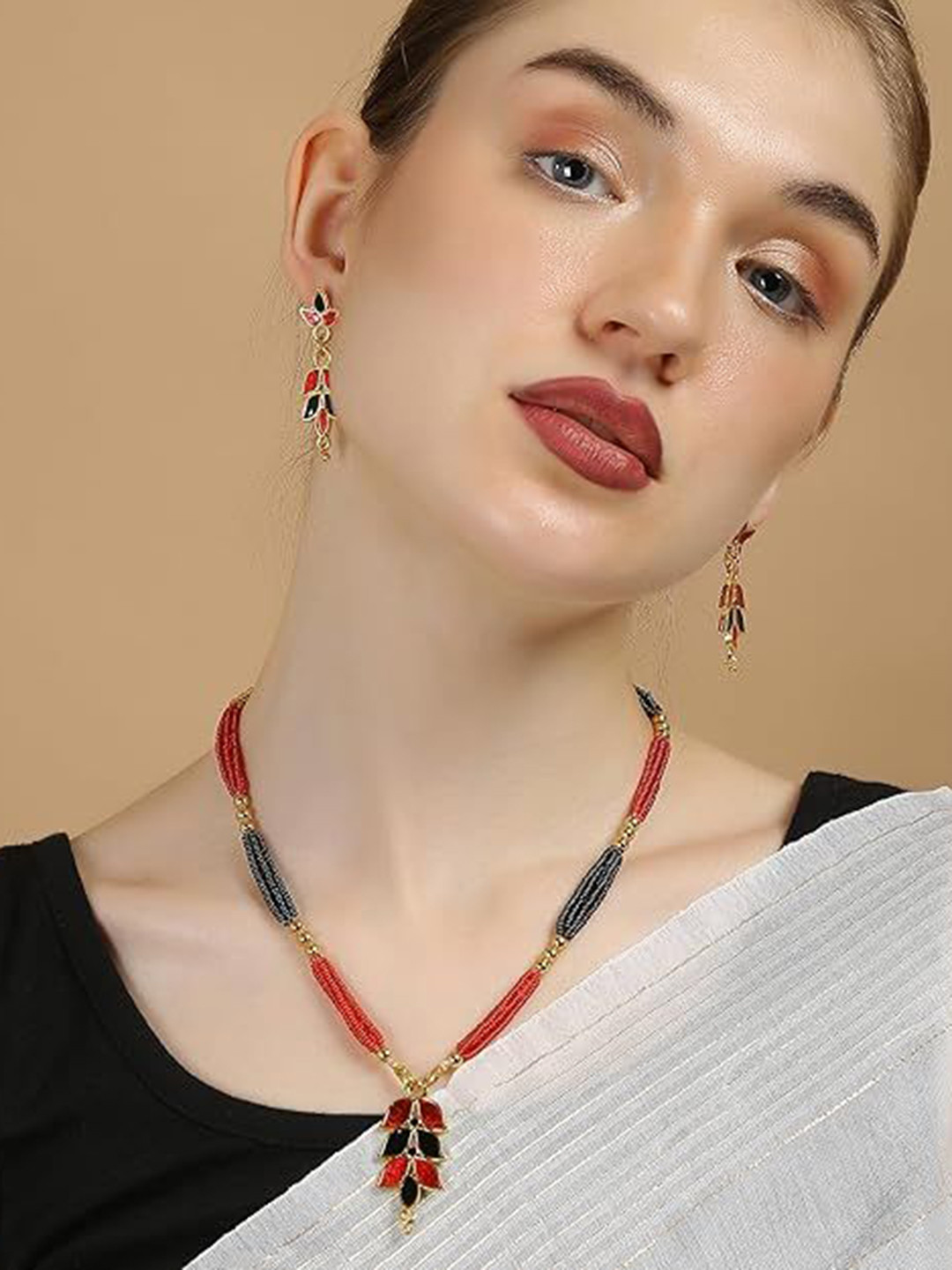 DANEEN JEWELLERY Gold-Plated Stone-Studded & Beaded Jewellery Set