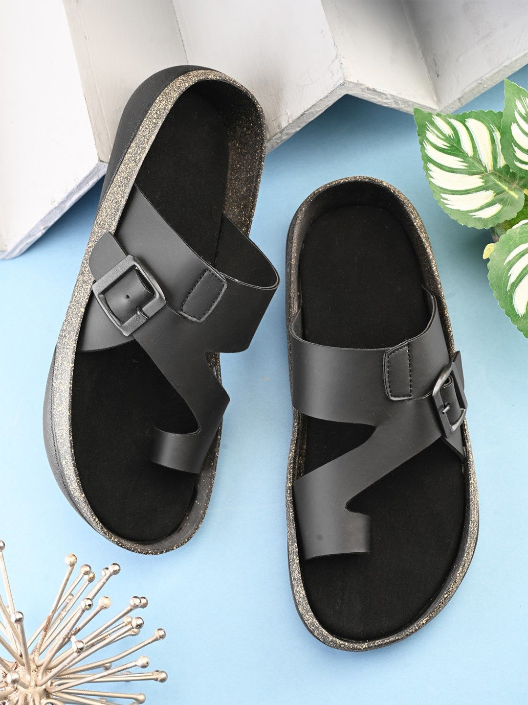 The Roadster Lifestyle Co. Men Toe Ring Comfortable Sandals