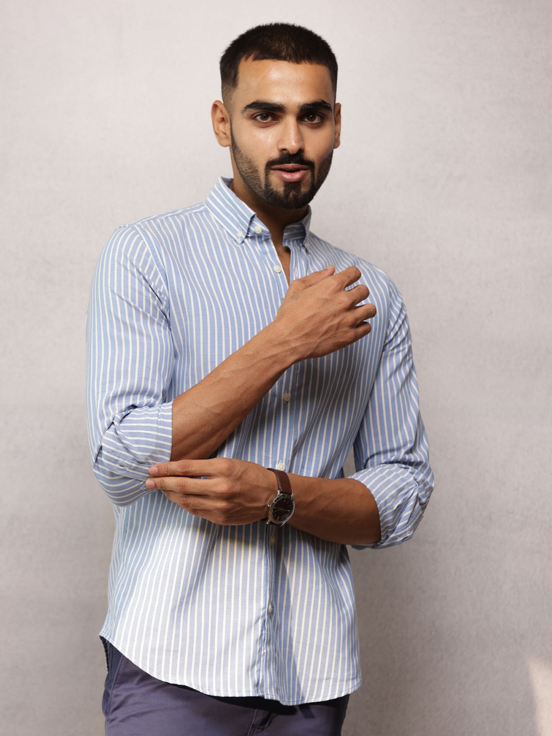 Uncluttered Closet Men Standard Slim Fit Vertical Striped Cotton Casual Shirt