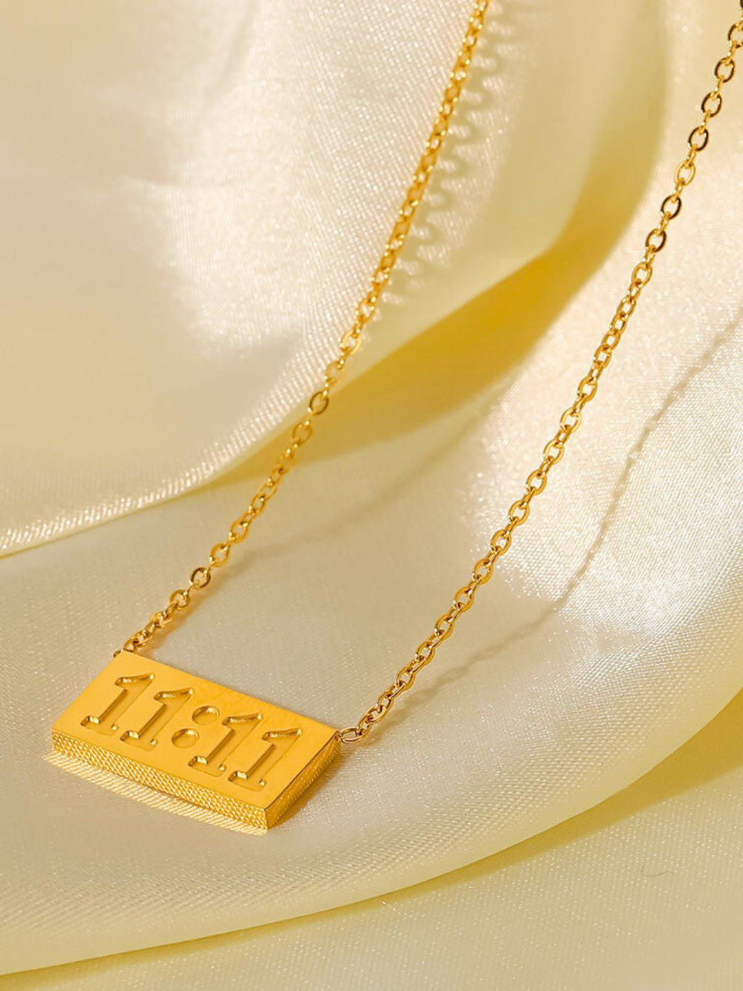 Bauble Cluster Stainless Steel 18K Gold-Plated Pendant Chain