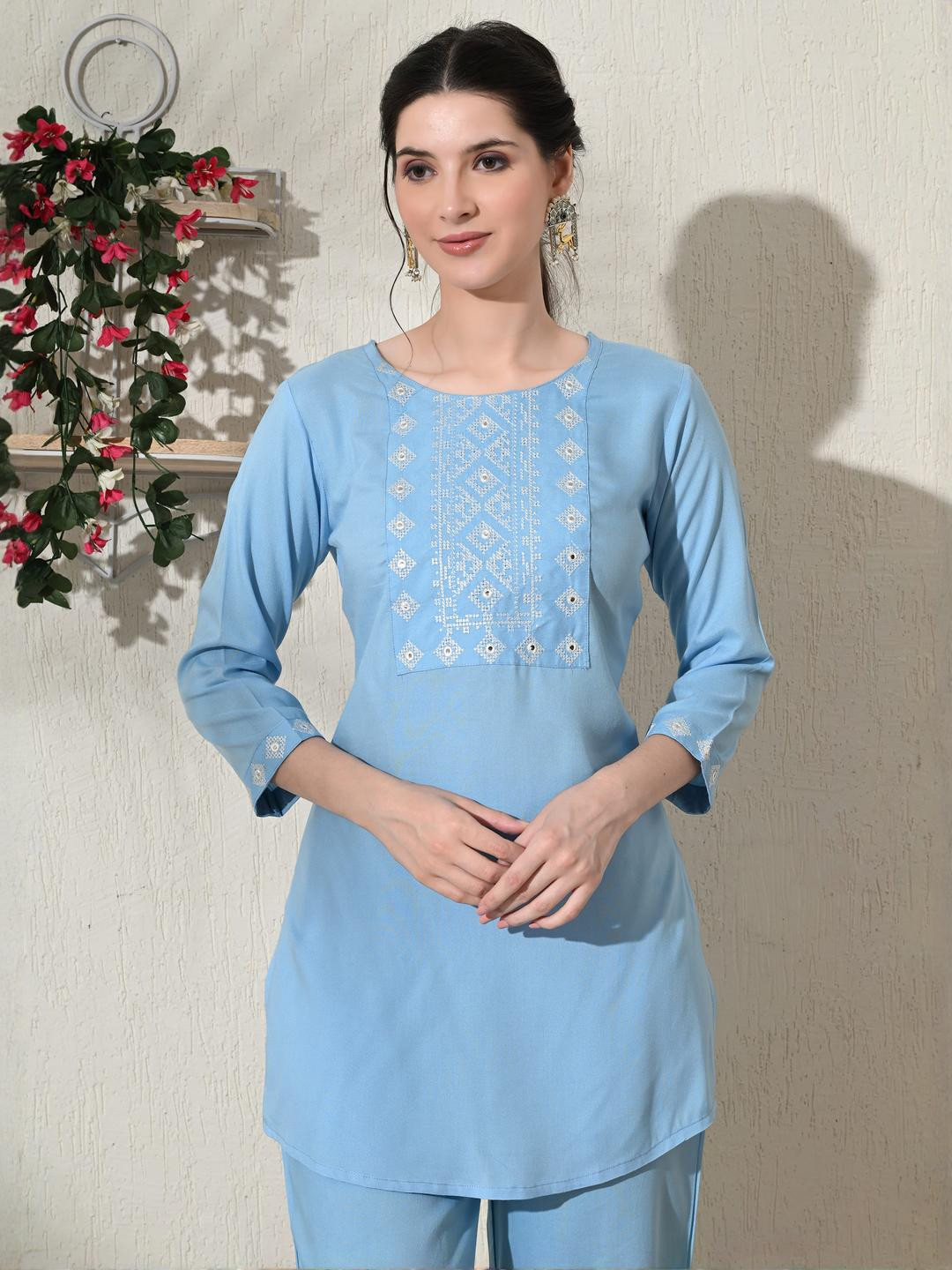 MASUN Women Embroidered Regular Kurta with Trouser