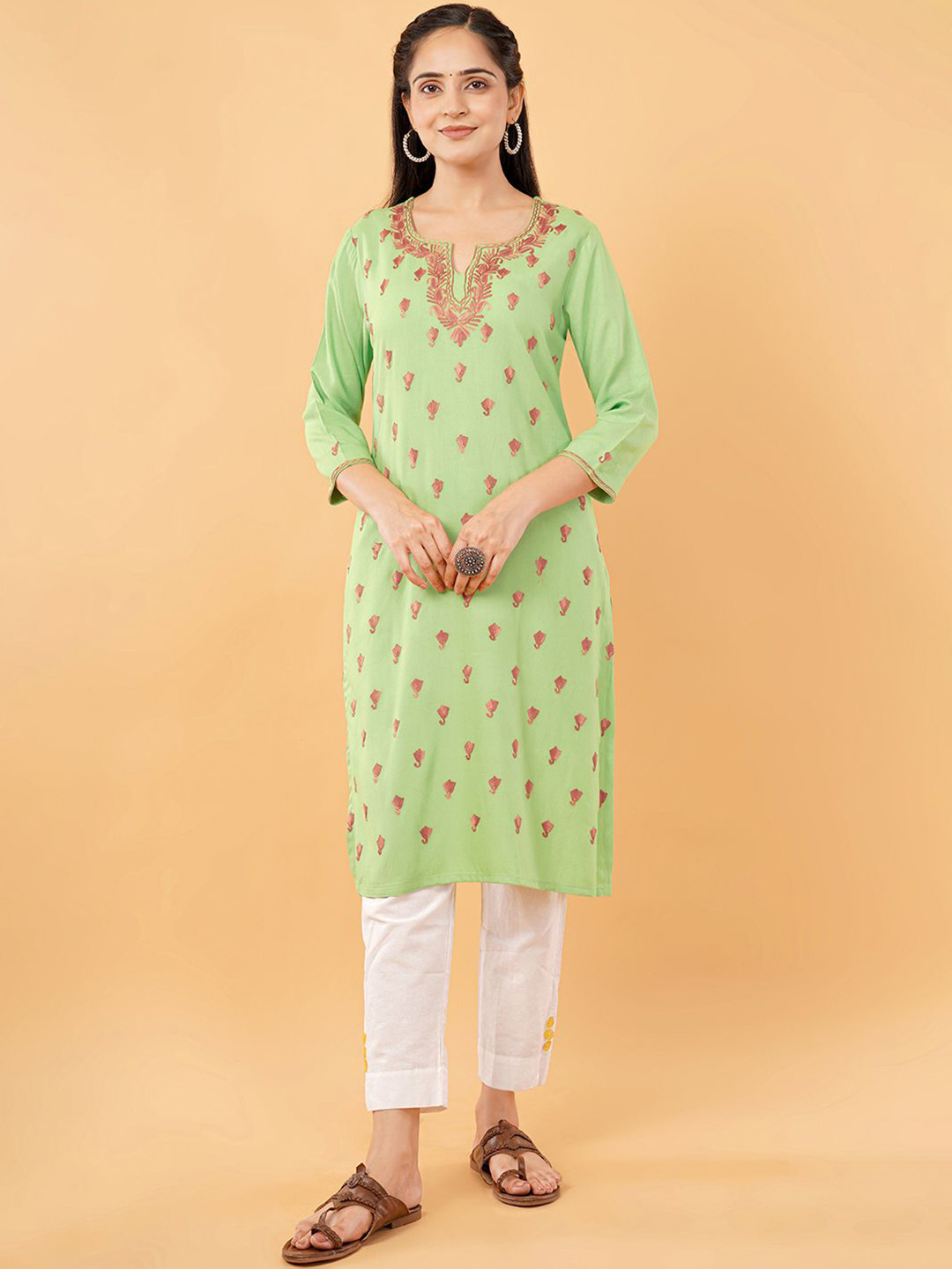 Kala Maison Women Paisley Embroidered Kurta