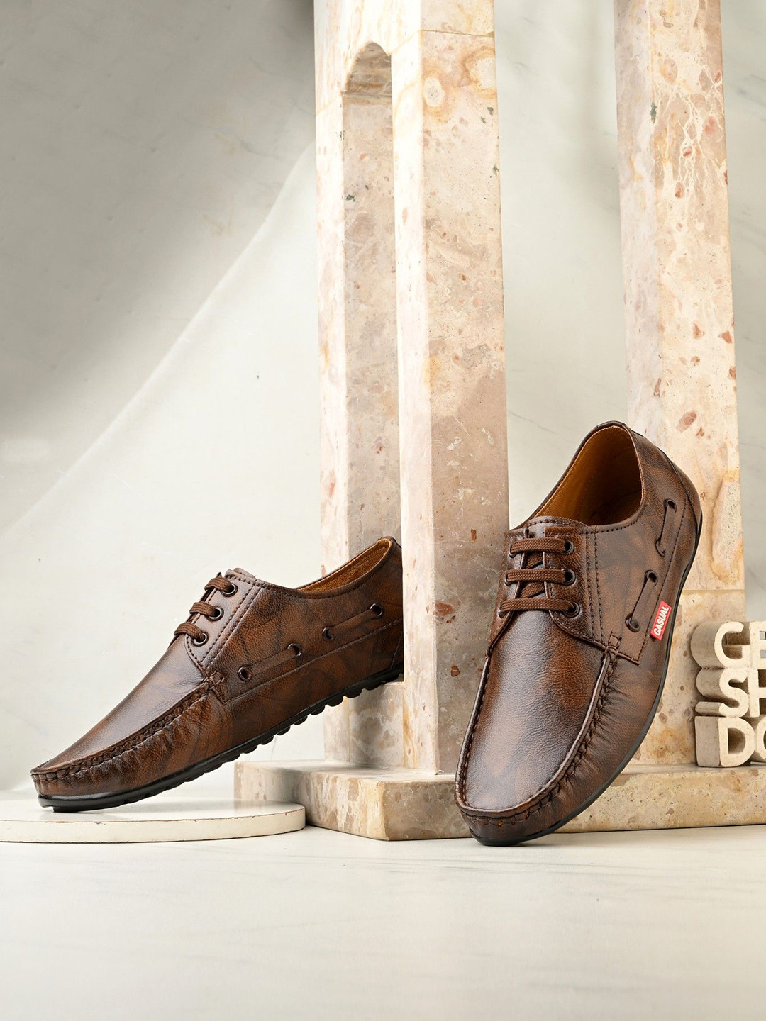K Footlance Men Textured Casual Derbys