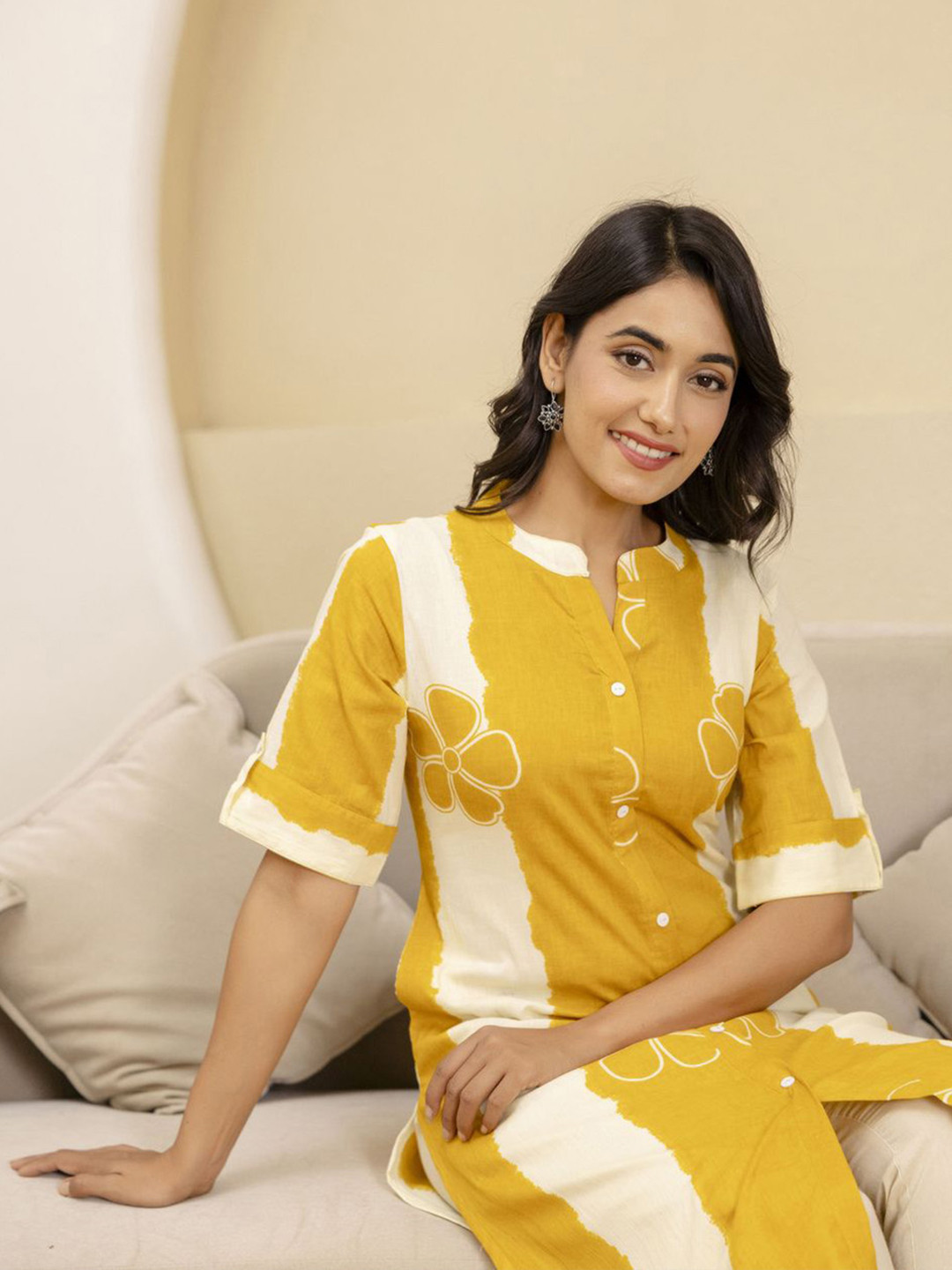 Mokshielite Floral Printed Mandarin Collar Cotton Straight Kurta
