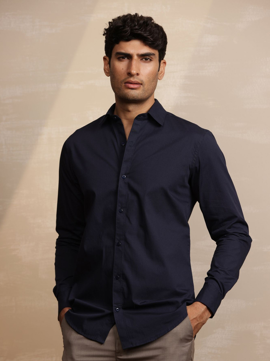 Uncluttered Closet Essential Spread Collar Cotton Standard Fit Shirt