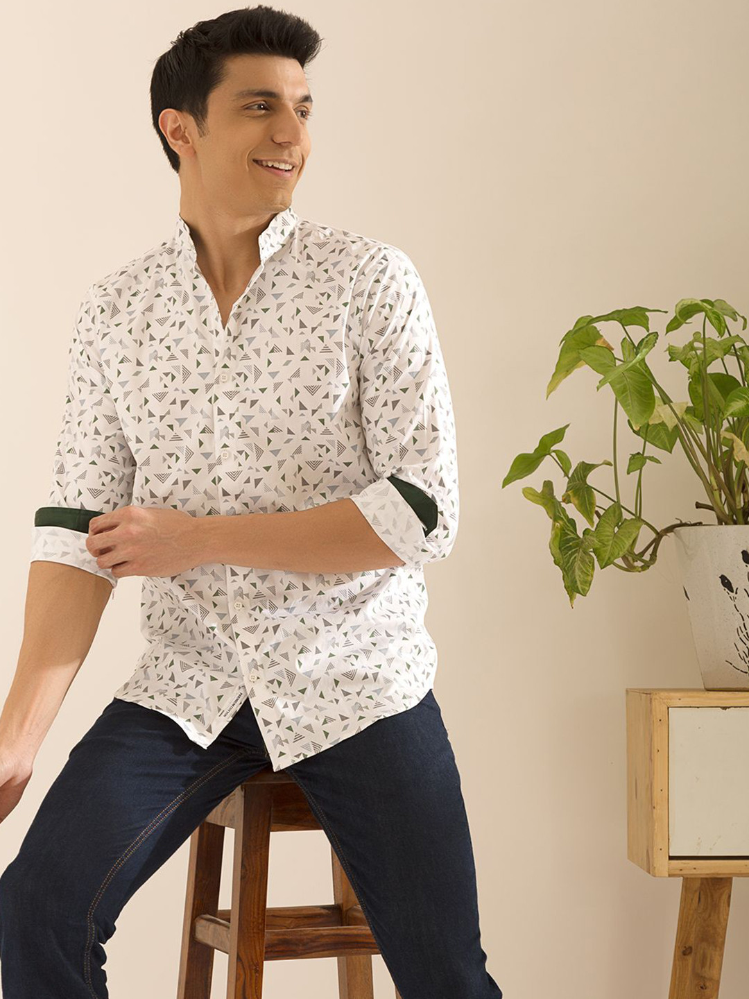 Mculine Standard Geometric Printed Cutaway Collar Pure Cotton Casual Shirt