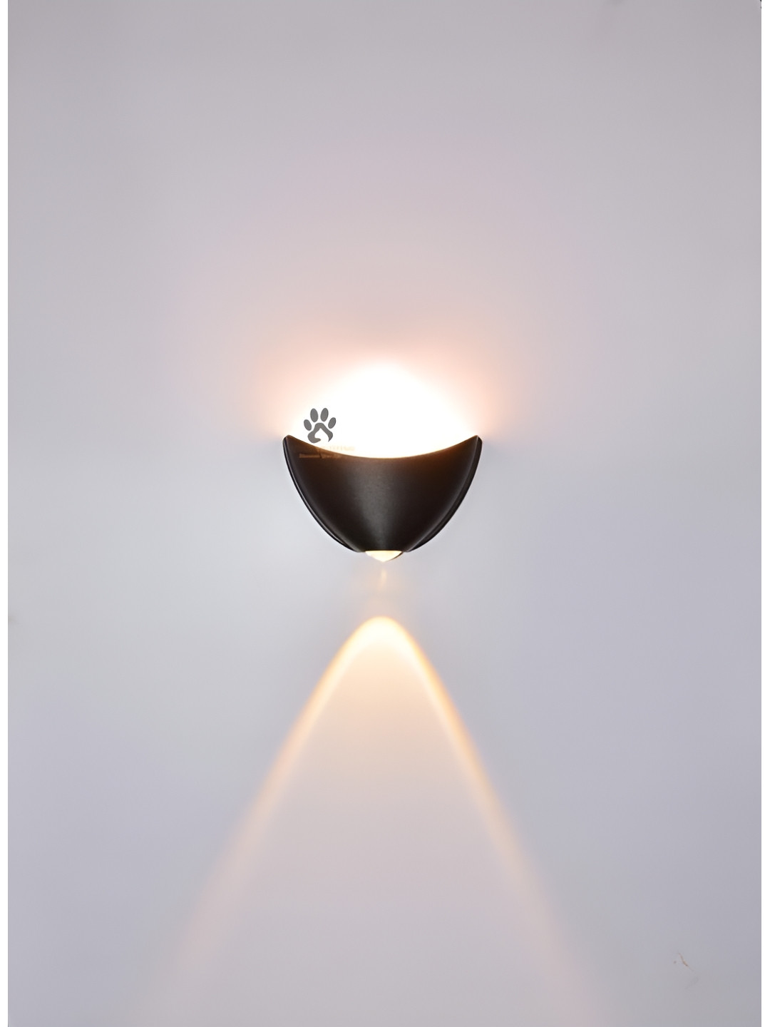 Mufasa Black Abstract Shaped Aluminium Wall Lamp