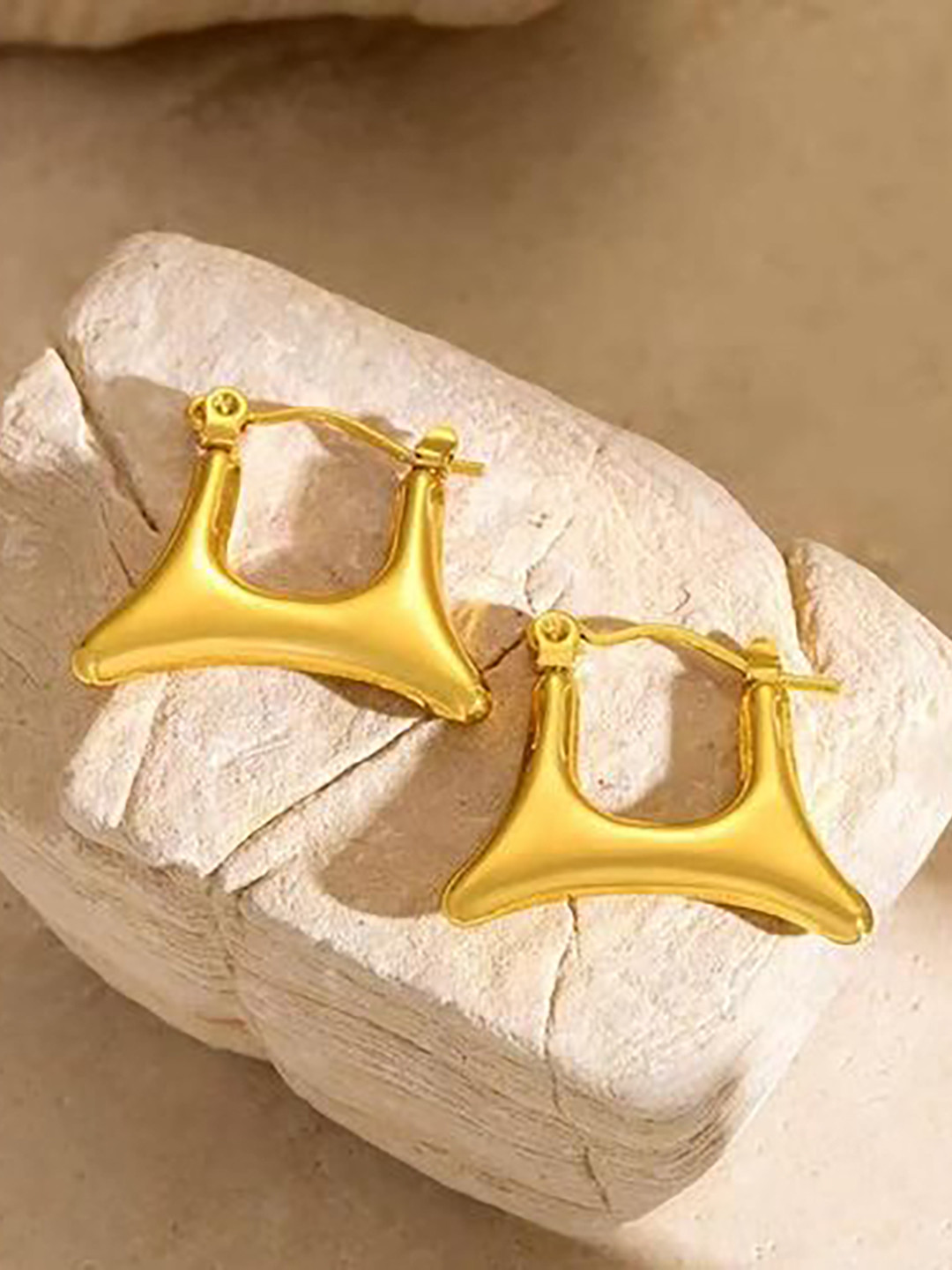 DressBerry Stainless Steel 18K Gold-Plated Anti-Tarnish Contemporary Shaped Hoop Earrings