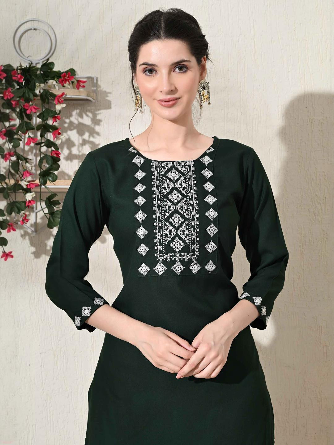 MASUN Women Embroidered Regular Thread Work Kurta with Trousers