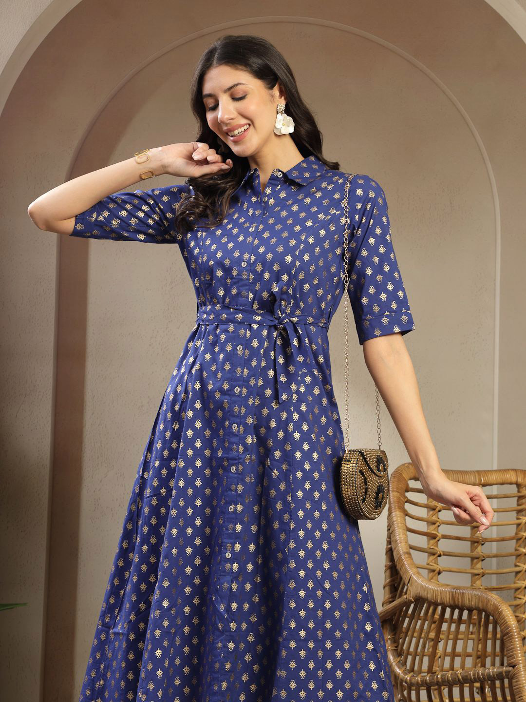 Sangria Women Printed Pure Cotton Shirt Dress With Waist Belt
