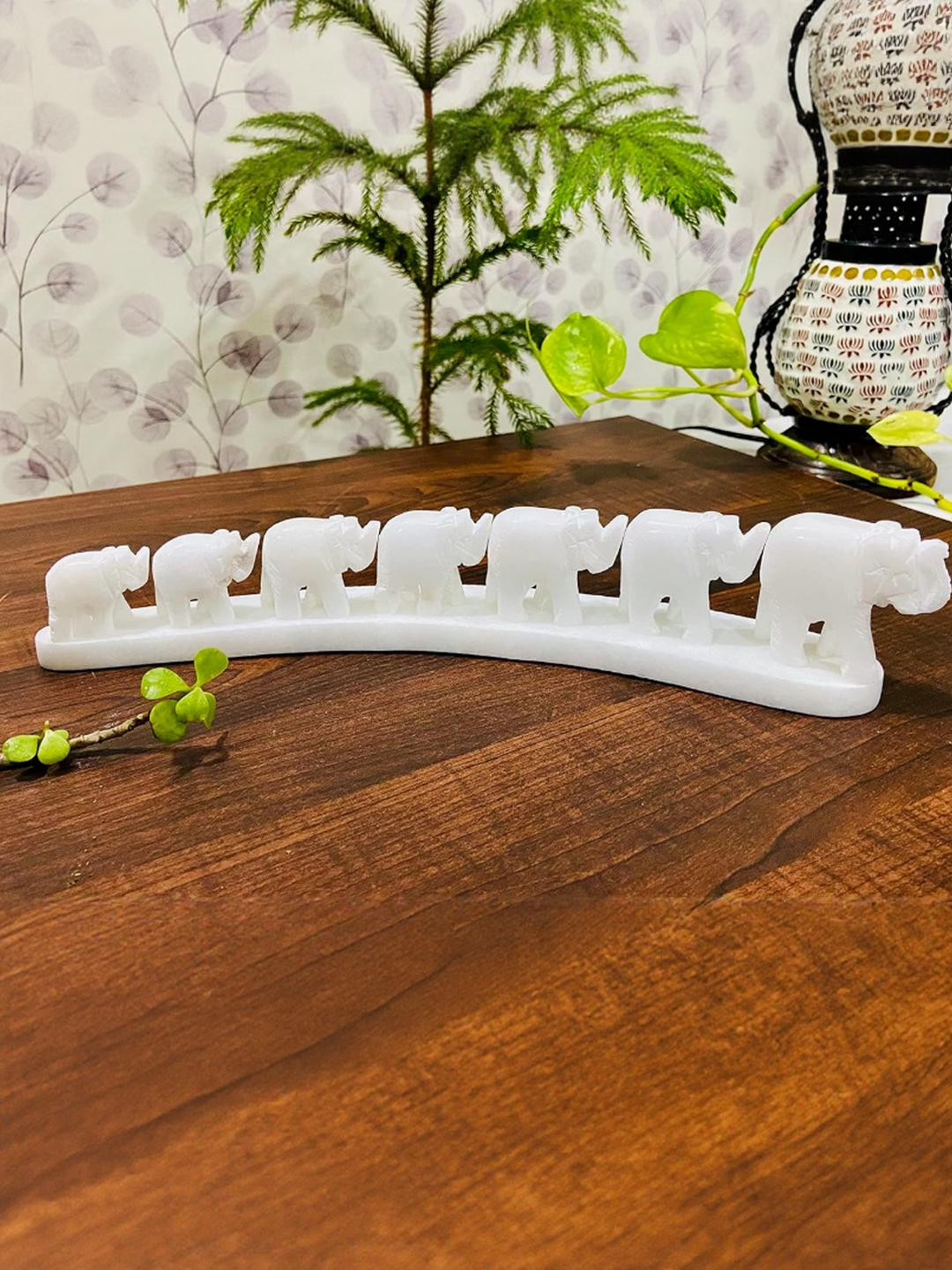 ALTAICA White Marble Elephant 7 Figurine Statues in one Line