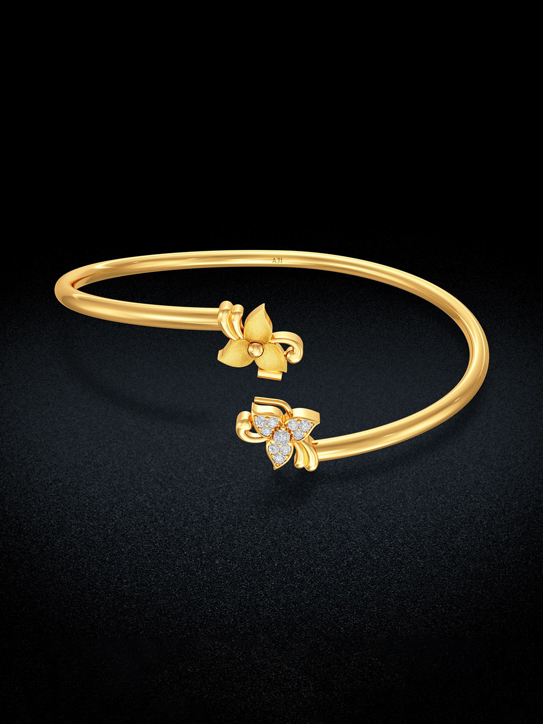 Joyalukkas Embroidered beautiful Gold Bangle