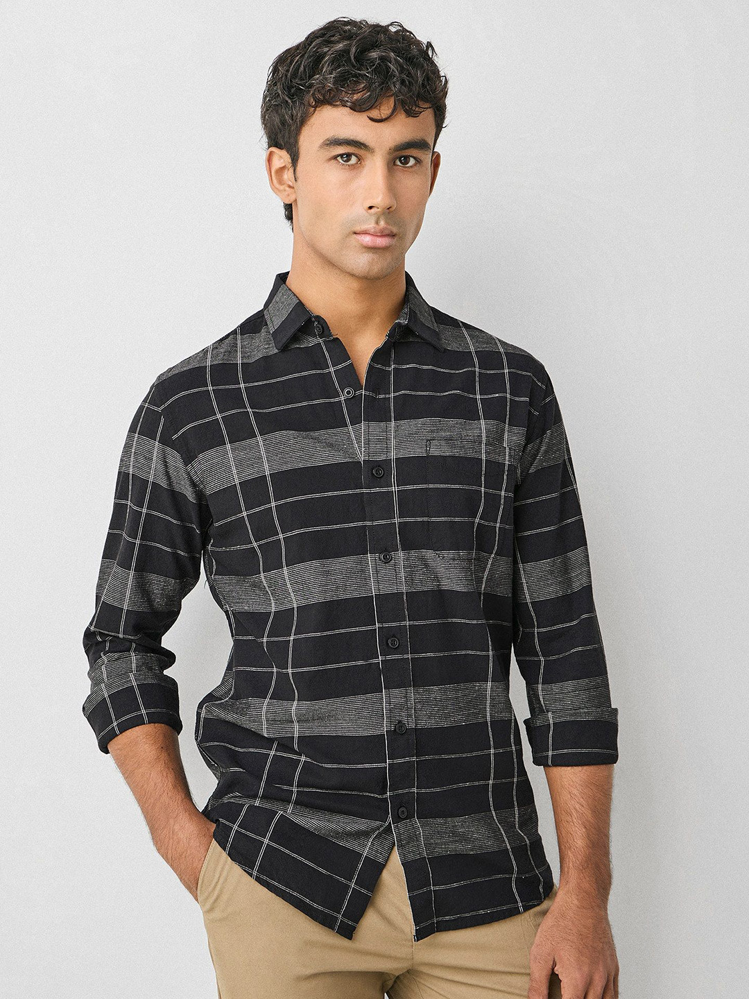 Men Checked Regular Fit Casual Shirt