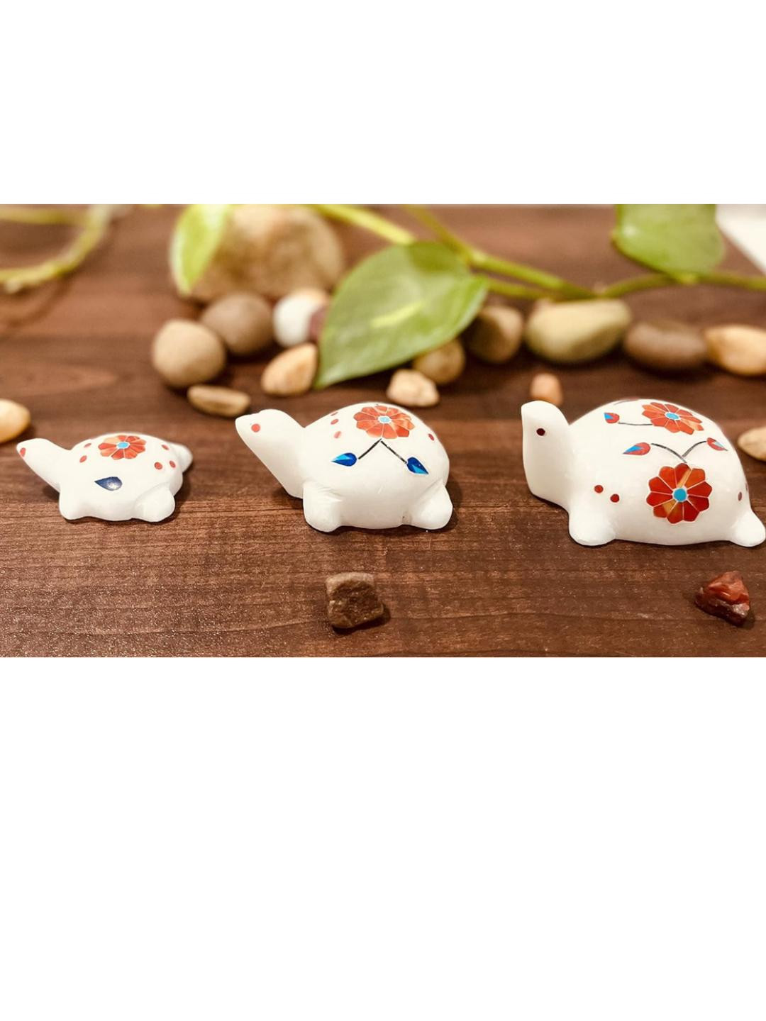 ALTAICA 3 Piece White Marble Tortoise/Turtles Family Wall Decor