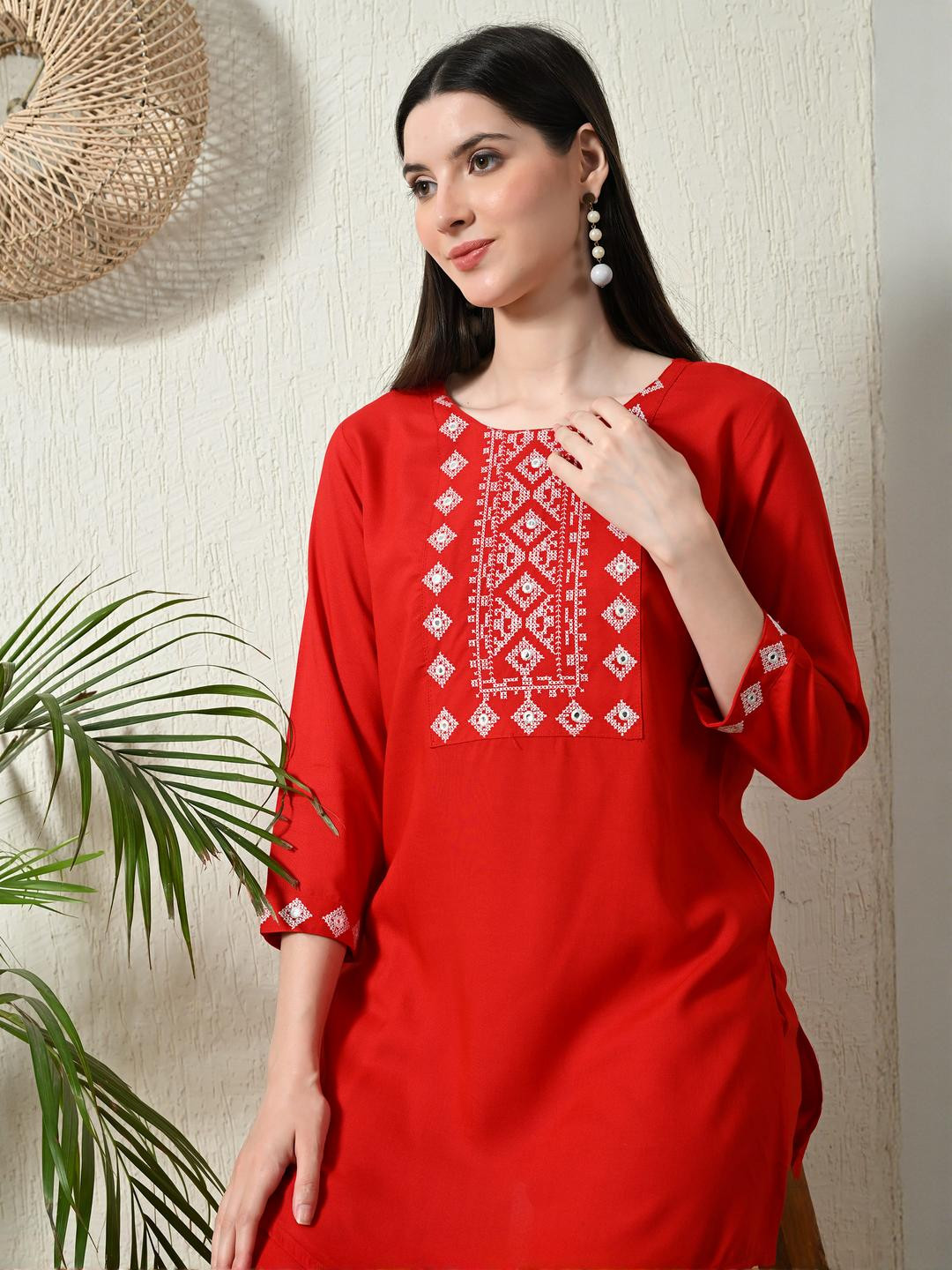MASUN Women Embroidered Regular Thread Work Kurta with Trousers