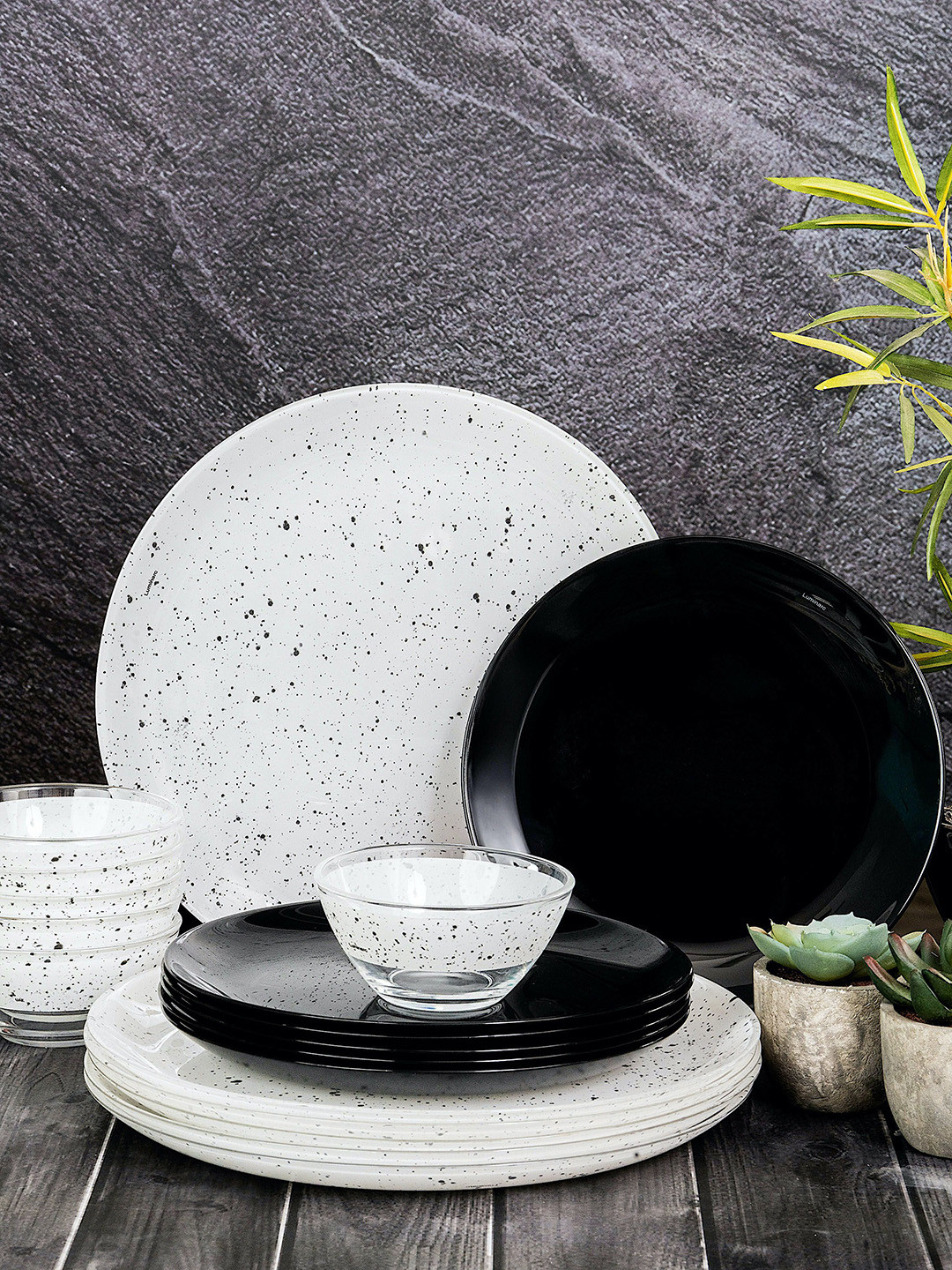 Luminarc White & Black 18 Pieces Glass Dinner Set
