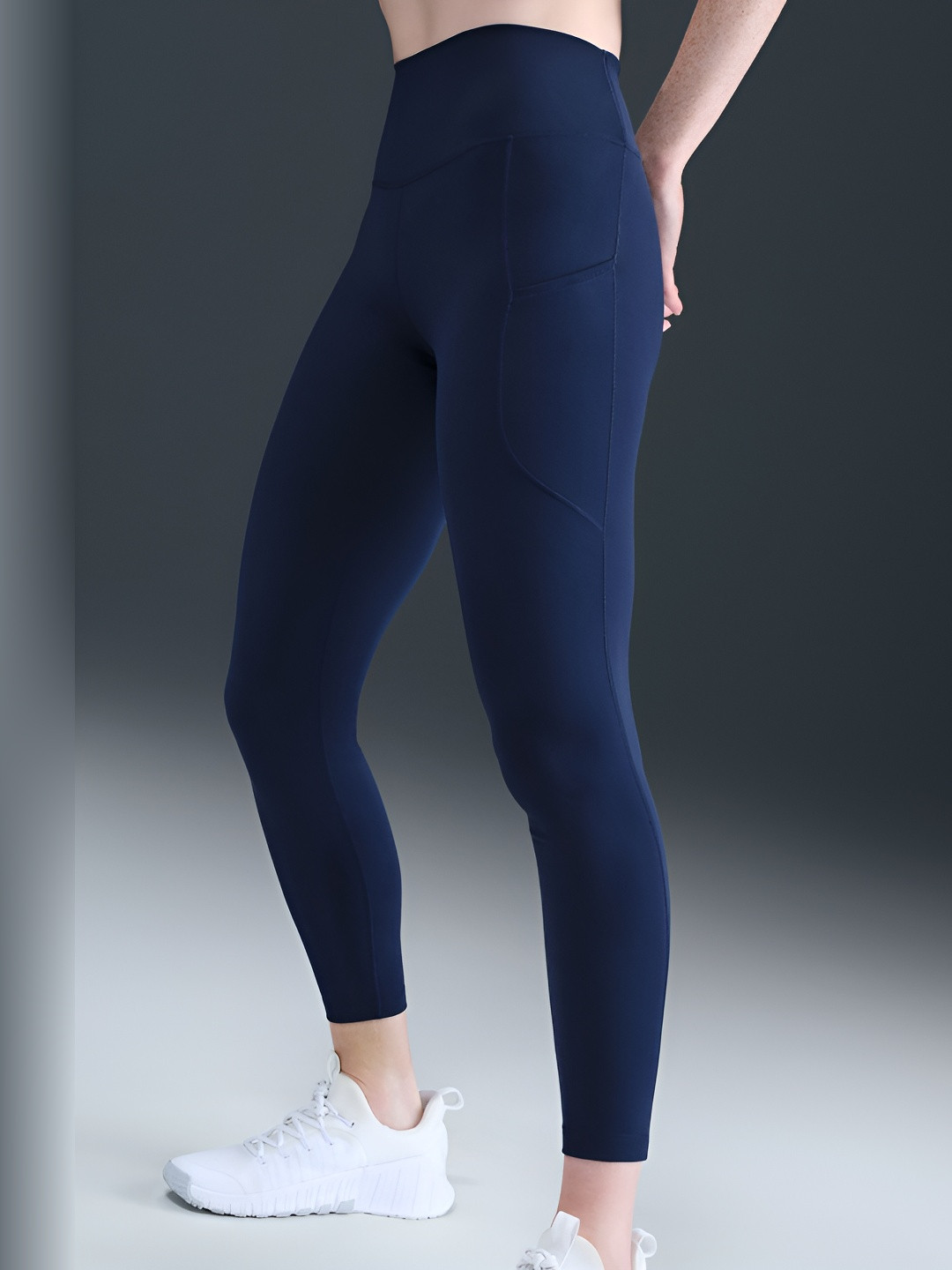 Nike One Women's High-Waisted 7/8 Leggings with Pockets