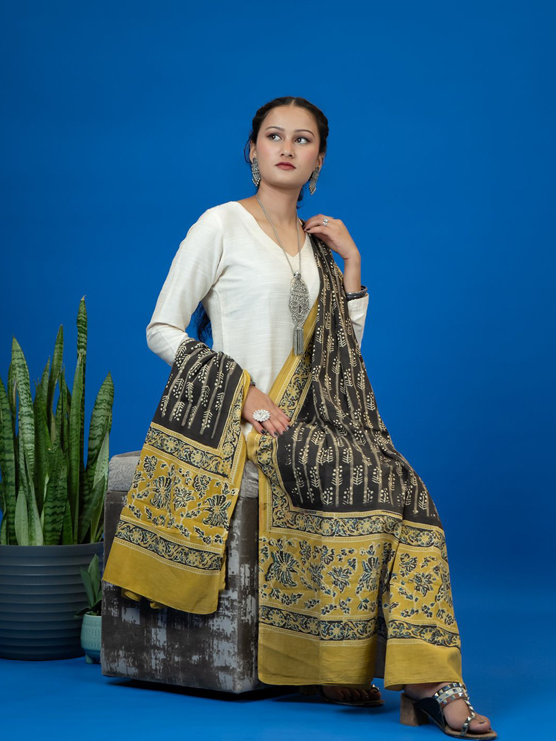 Ushvii Floral Printed Block Printed Pure Cotton Dupatta
