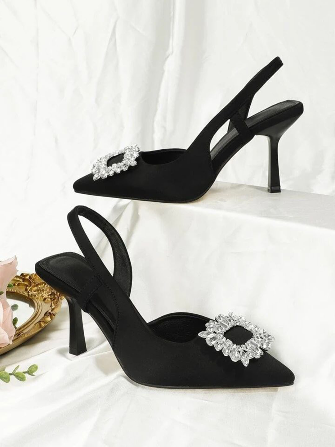 PURPLEHUNT Regular Slim Pumps With Western Embellished
