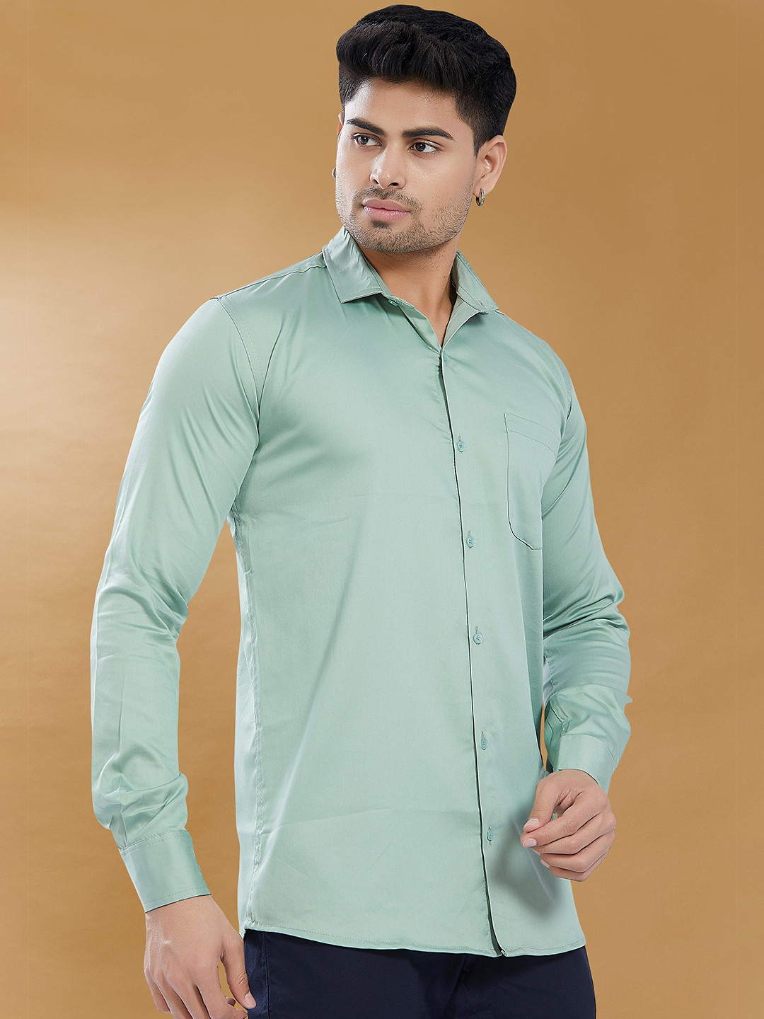 THE BEETEL HOUSE Men Solid Slim Fit Long Sleeve Casual Shirt