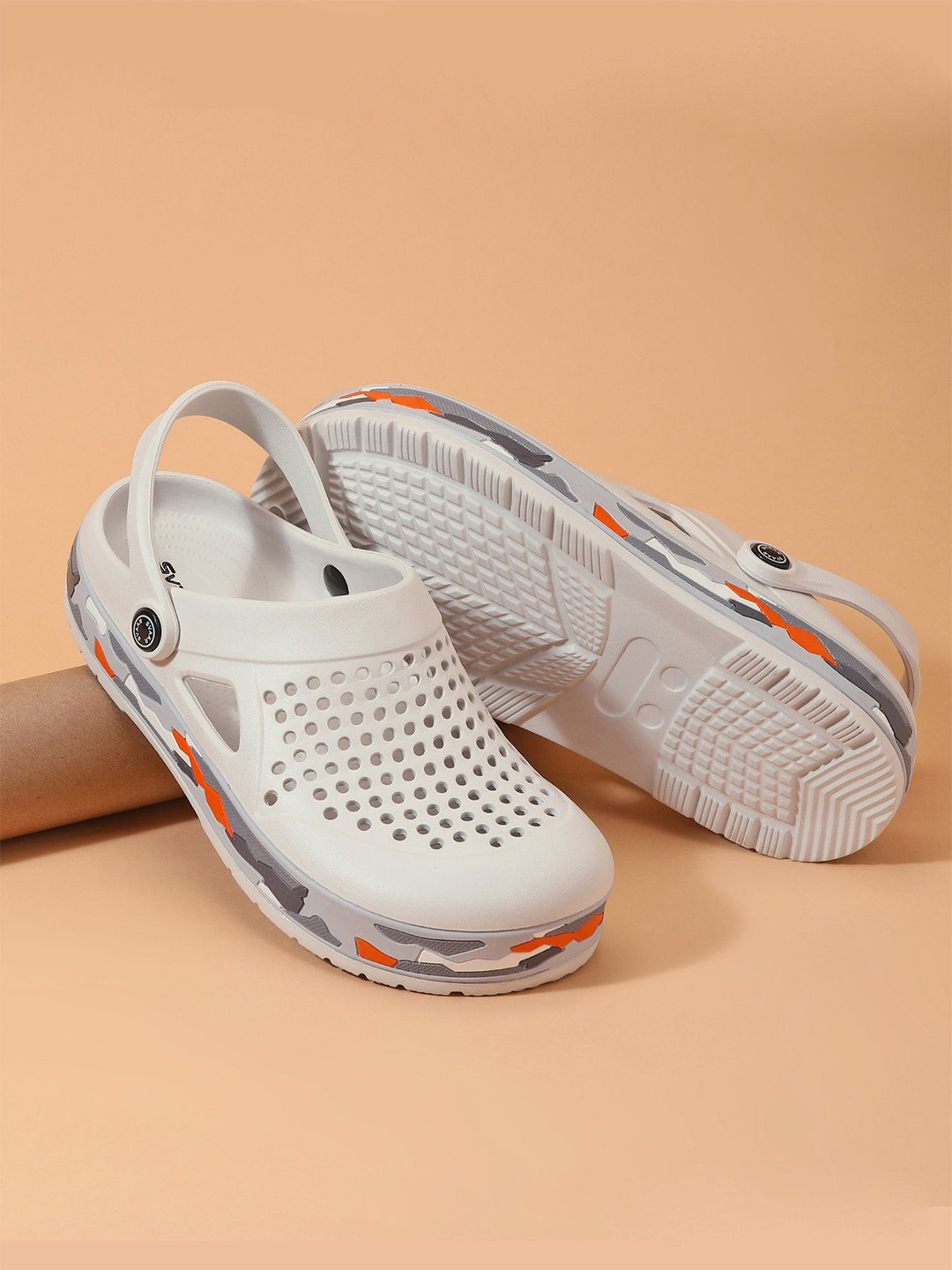 Svaar Men Self Design Clogs with Adjustable Back Strap