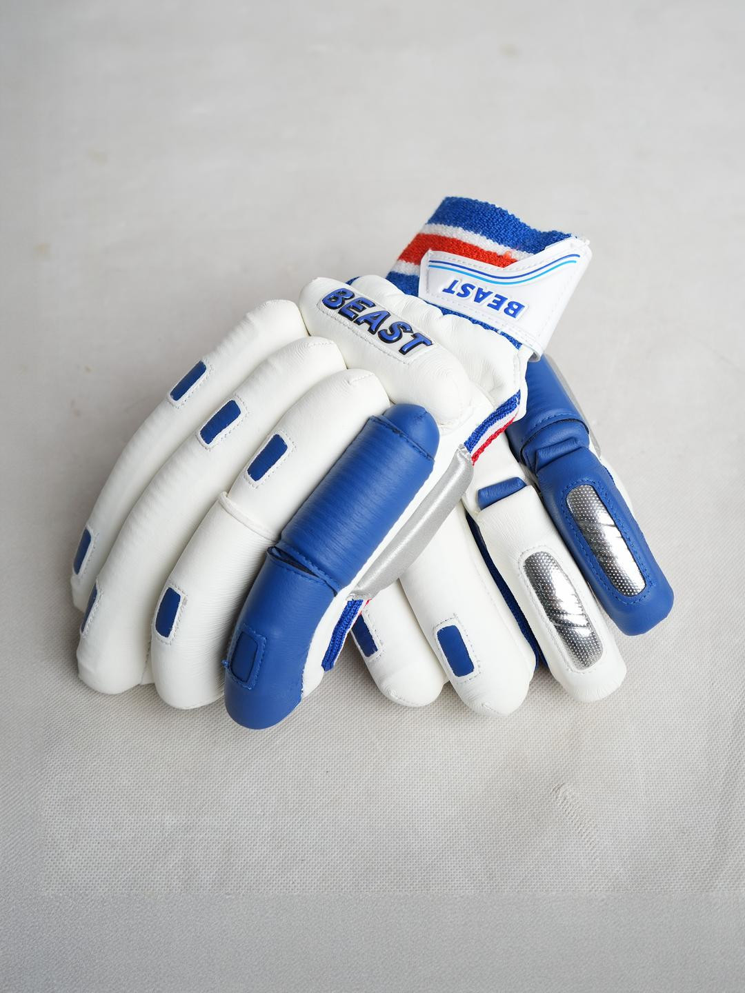 BEAST CRICKET Gloves