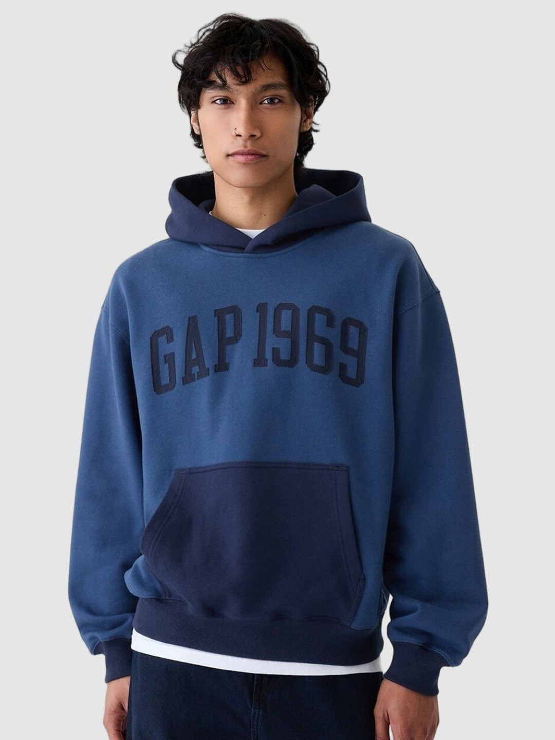 GAP Men Brand Logo Printed Hooded Sweatshirt With Kangaroo Pocket