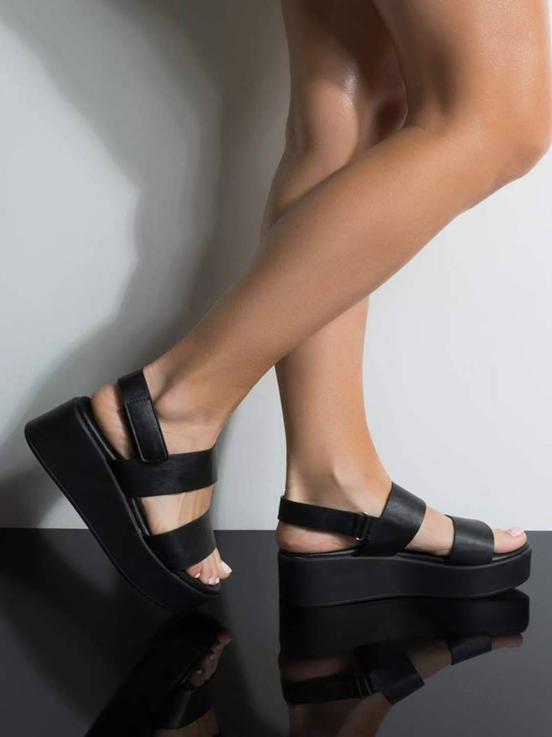 Baespice Women Sleek Sophisticated Flatform Heel Sandals