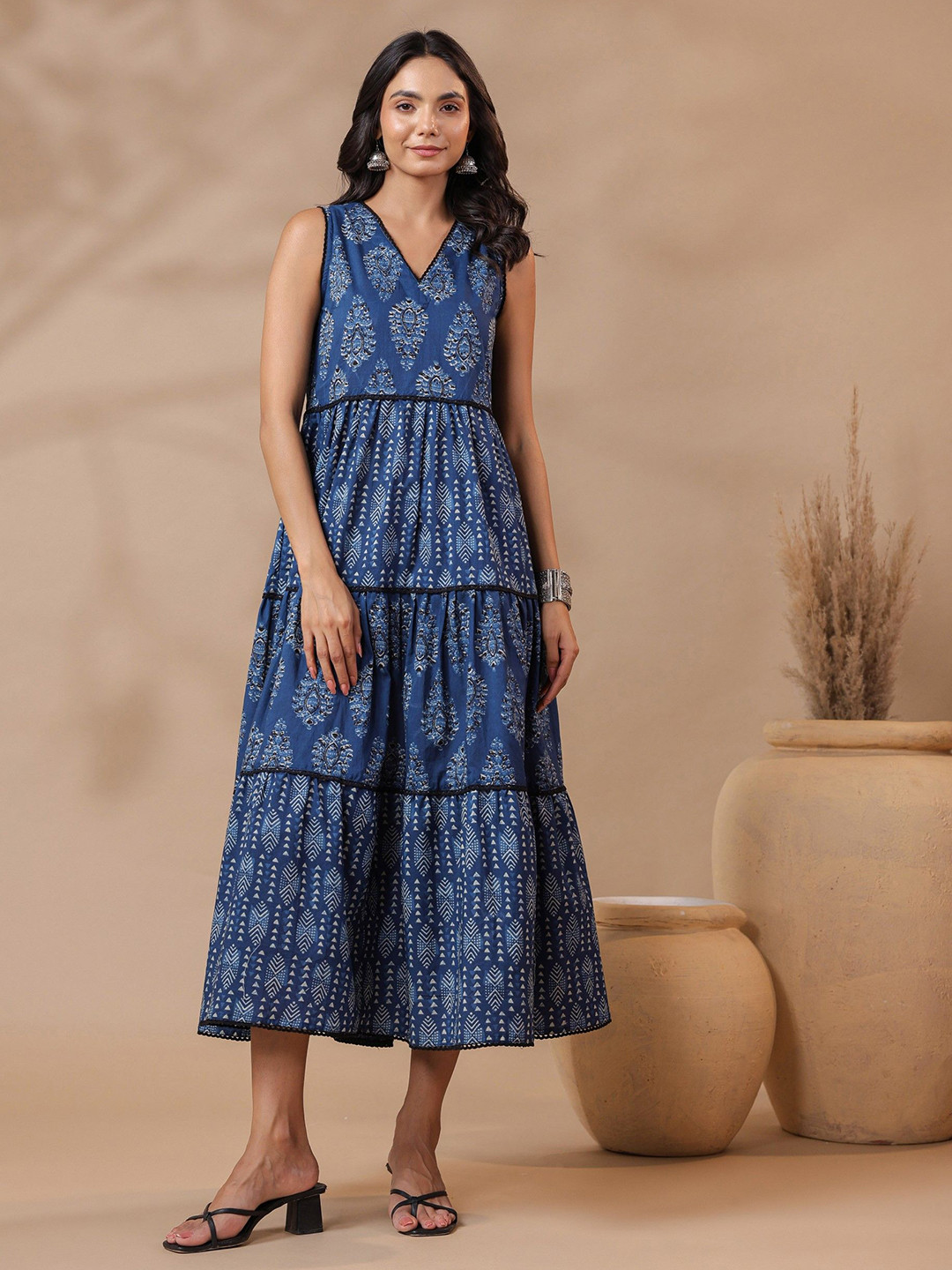 Jaipur Morni Women Geometric Printed V-Neck Fit & Flare Maxi Dress