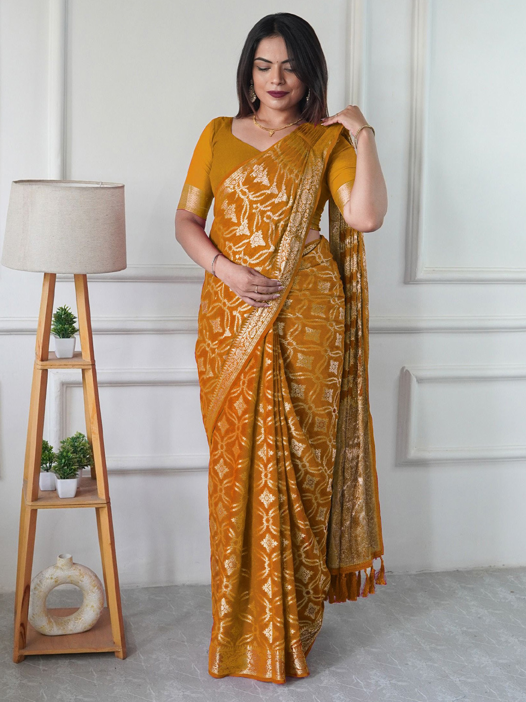 FLOURIOUS Women Woven Design Pure Georgette Ready to Wear Banarasi Saree