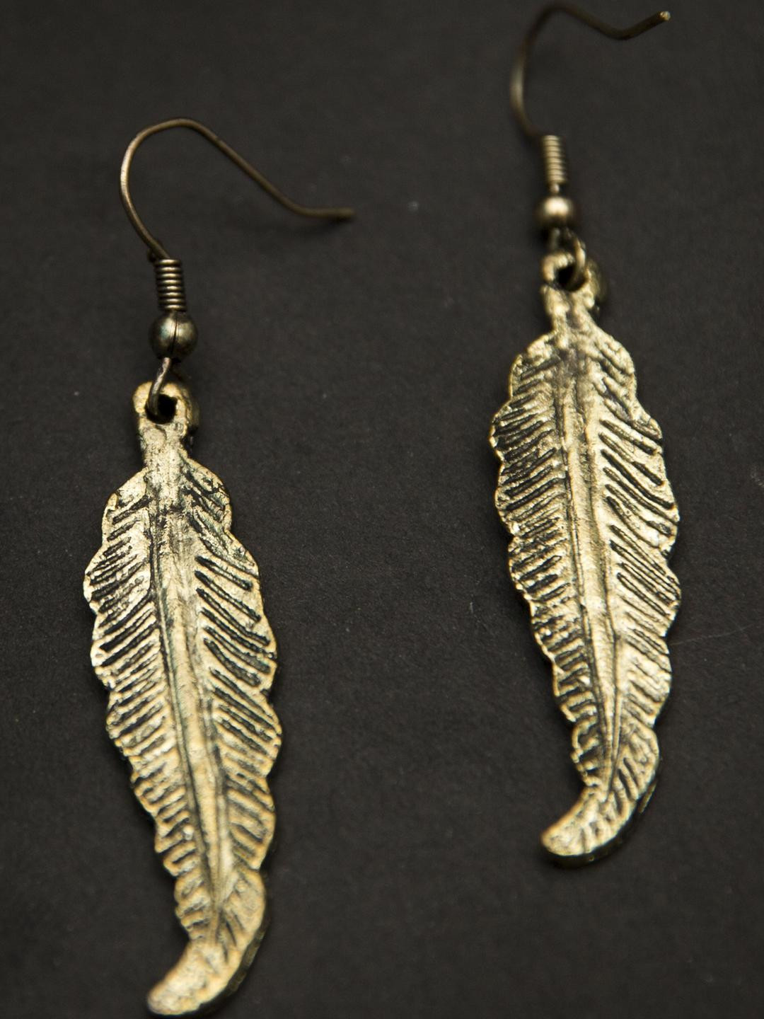 Creative Frogs Leaf Shaped Drop Earrings