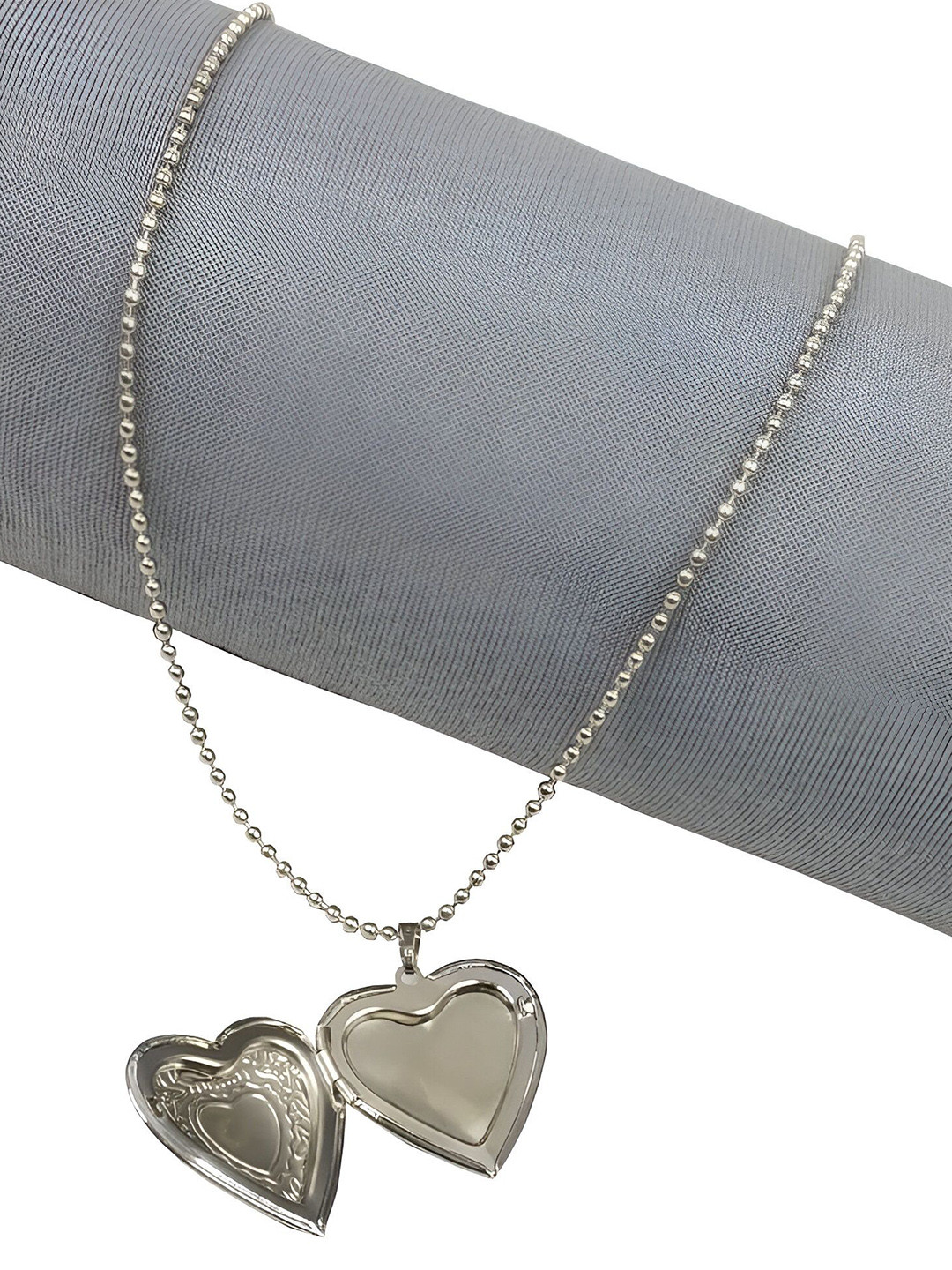 VS Unique Collection Silver-Plated Heart Shape Openable Keepsake Pendant Locket Chain