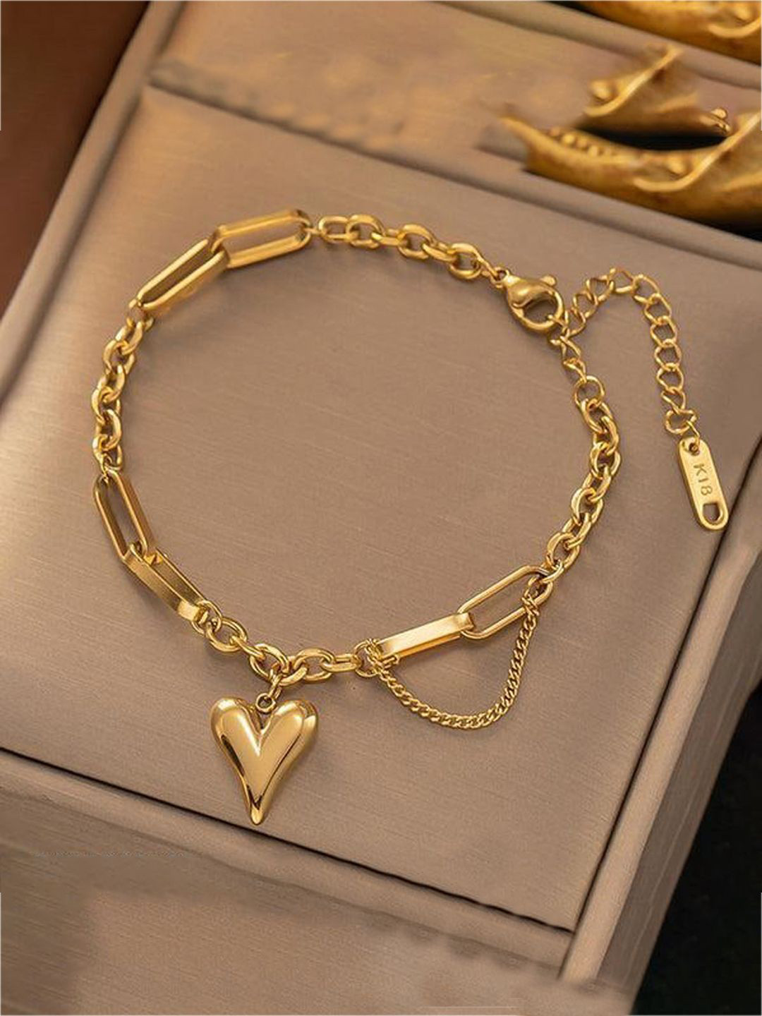 GOLDIWALA Women Gold-Plated Link Heart Layered Bracelet