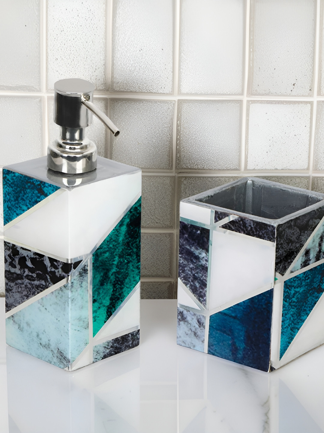 THE HOME CO. Green & White 2 Pieces Geometric Printed Wooden Bath Accessories
