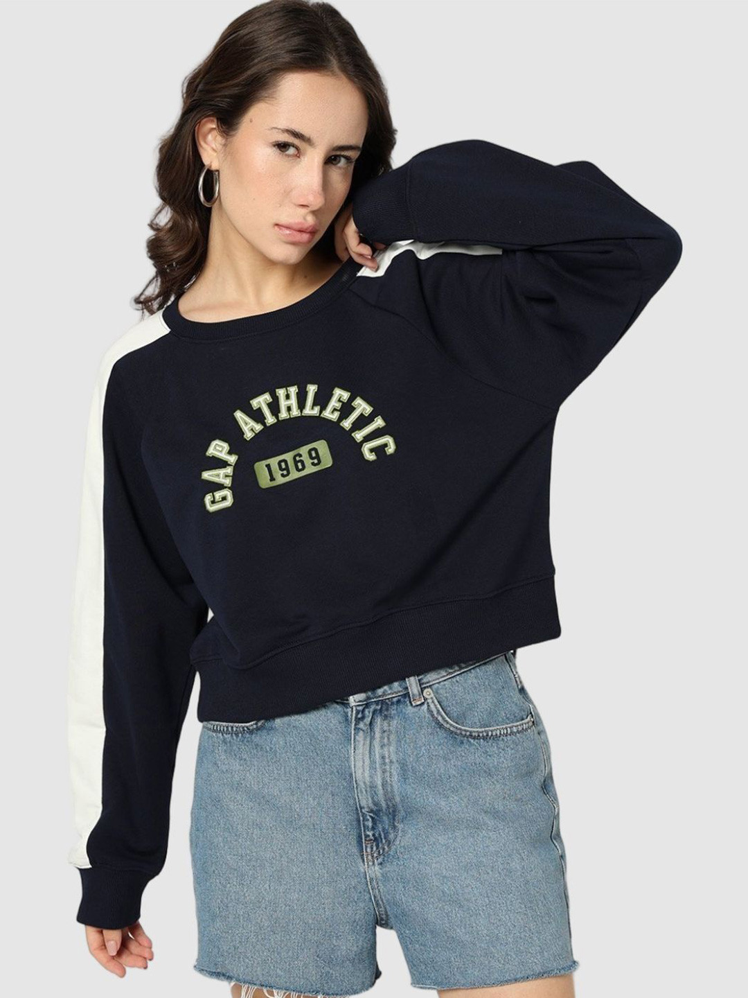 GAP Women Brand Logo Embroidered Round Neck Raglan Sleeve Sweatshirt