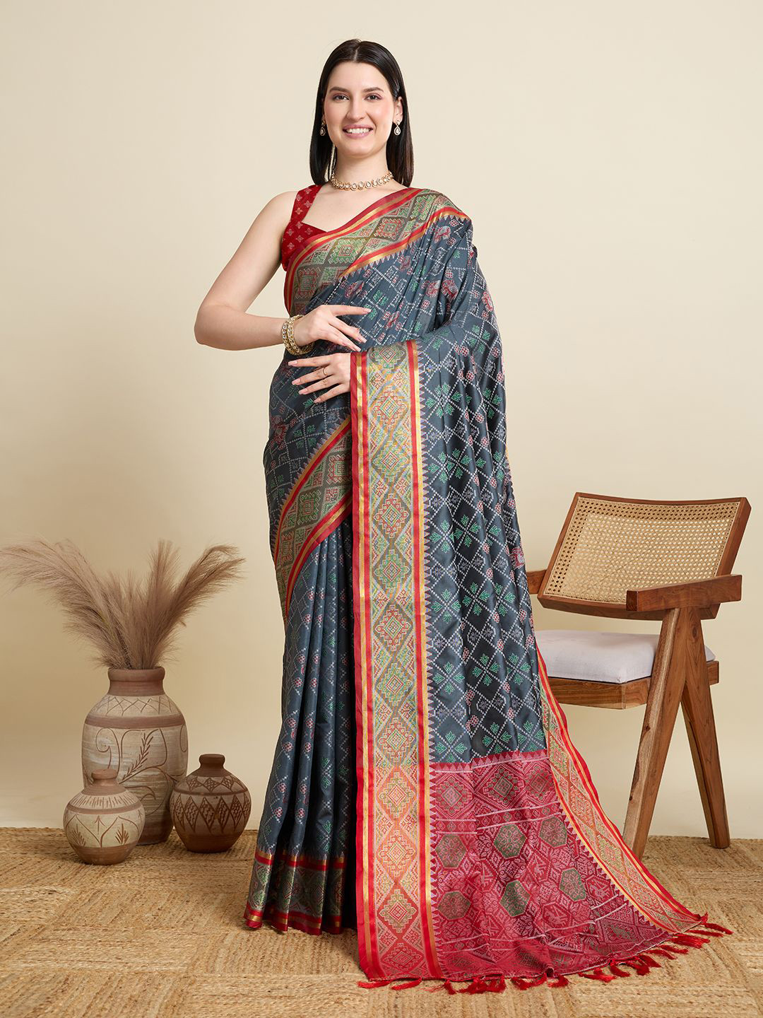 Pandadi Saree Ethnic Motifs Woven Design Patola Saree